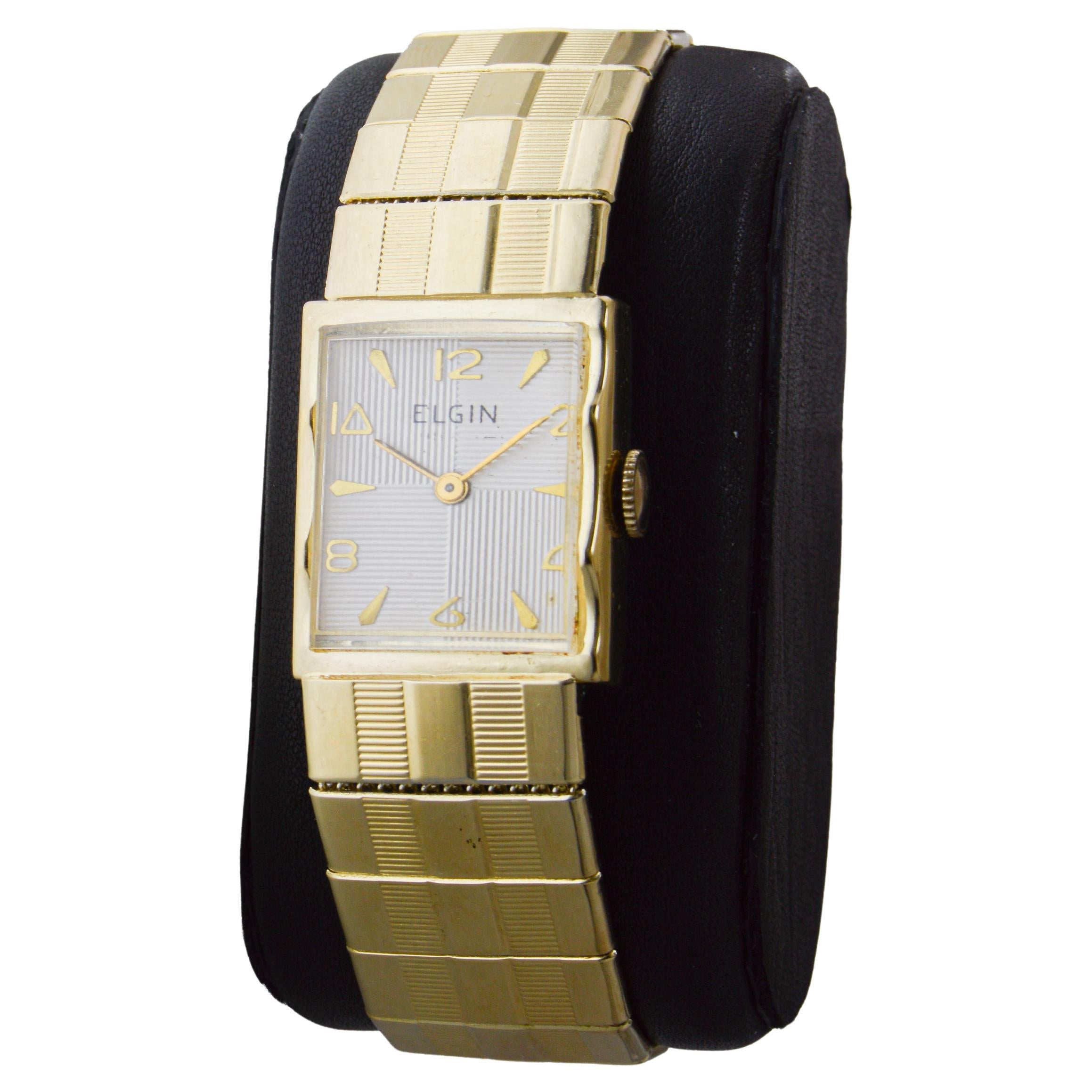 Reloj Art Déco Elgin de oro amarillo de los años 50 con esfera original en venta 1