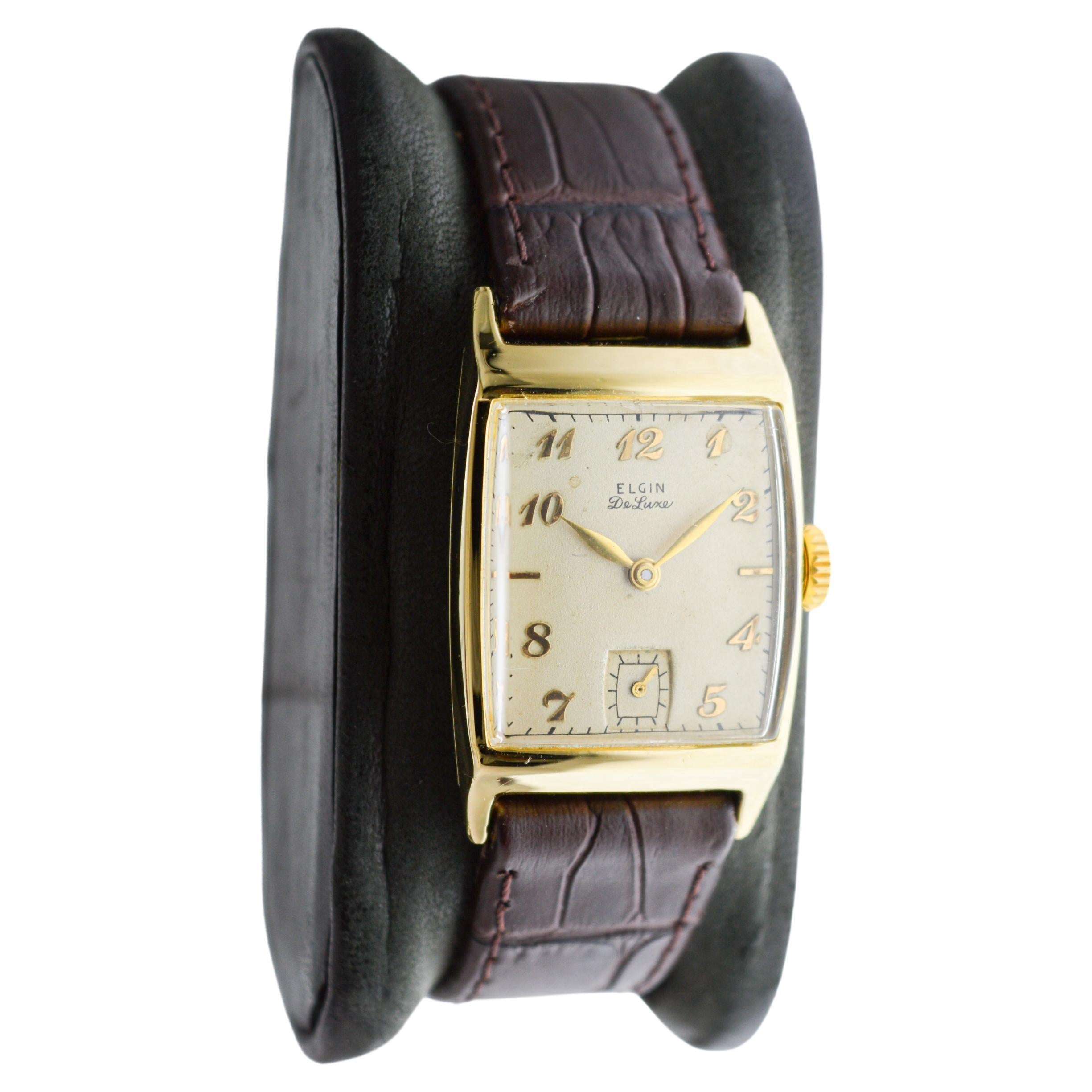 Elgin Yellow Gold Filled Art Deco Watch, Tonneau Shaped Watch circa 1940's In Excellent Condition In Long Beach, CA