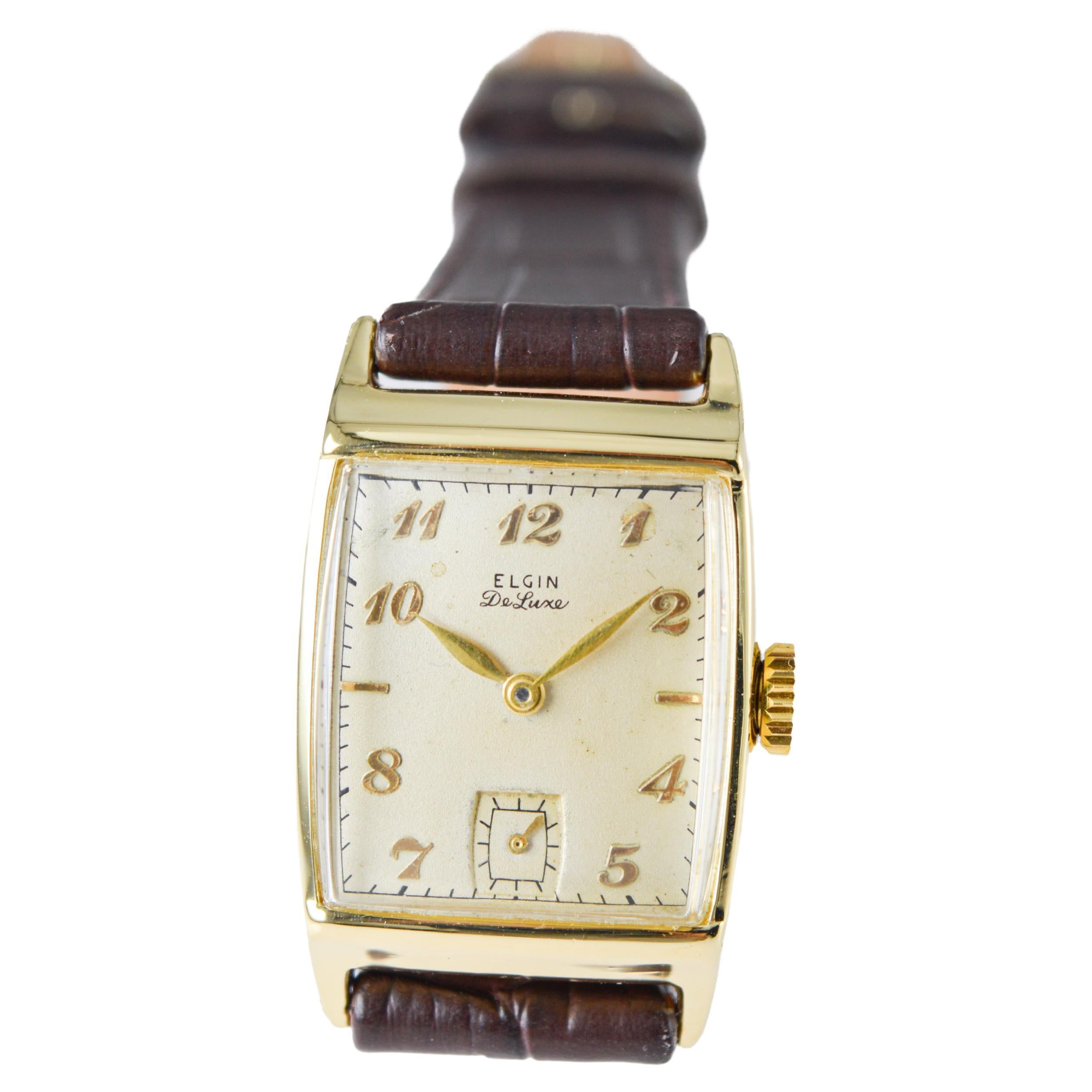 Elgin Yellow Gold Filled Art Deco Watch, Tonneau Shaped Watch circa 1940's 4