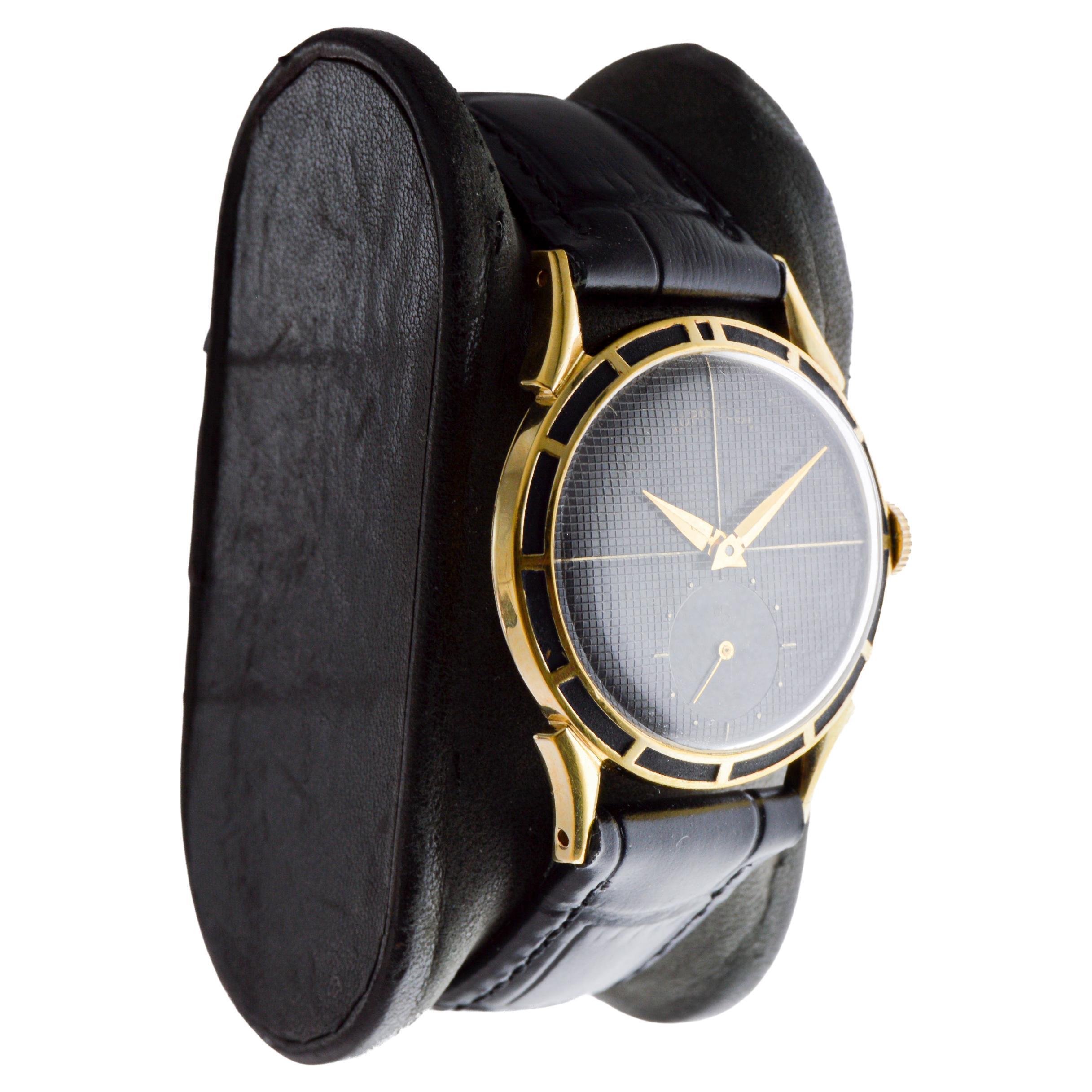 FÁBRICA / CASA: Elgin Watch Company
ESTILO / REFERENCIA: Art Déco / Estilo Redondo
METAL / MATERIAL: Oro amarillo relleno
CIRCA / AÑO: 1940's- 50's
DIMENSIONES / TAMAÑO: Longitud 38mm 