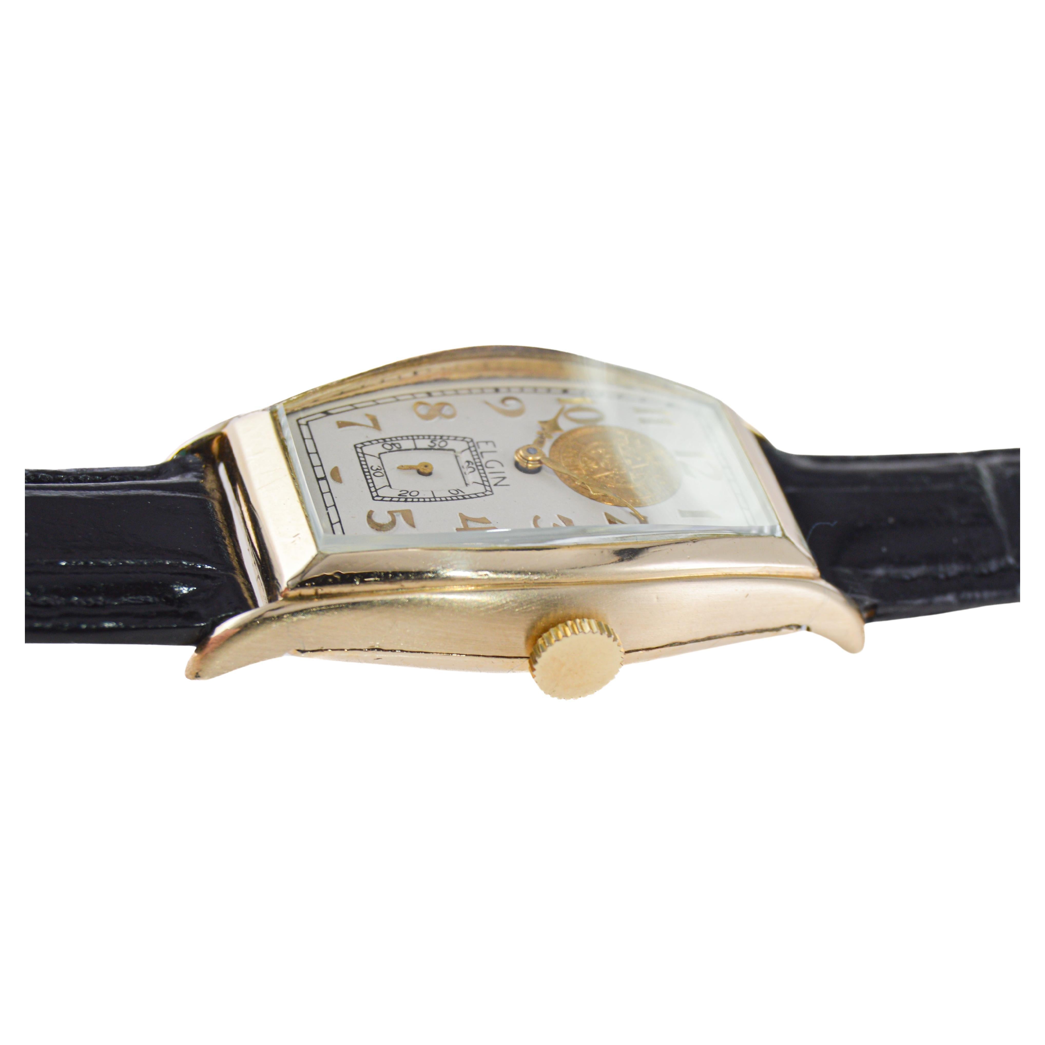 Elgin Yellow Gold Filled from 1939 with Hand Engraved Monogram Tortue Shaped  For Sale 4