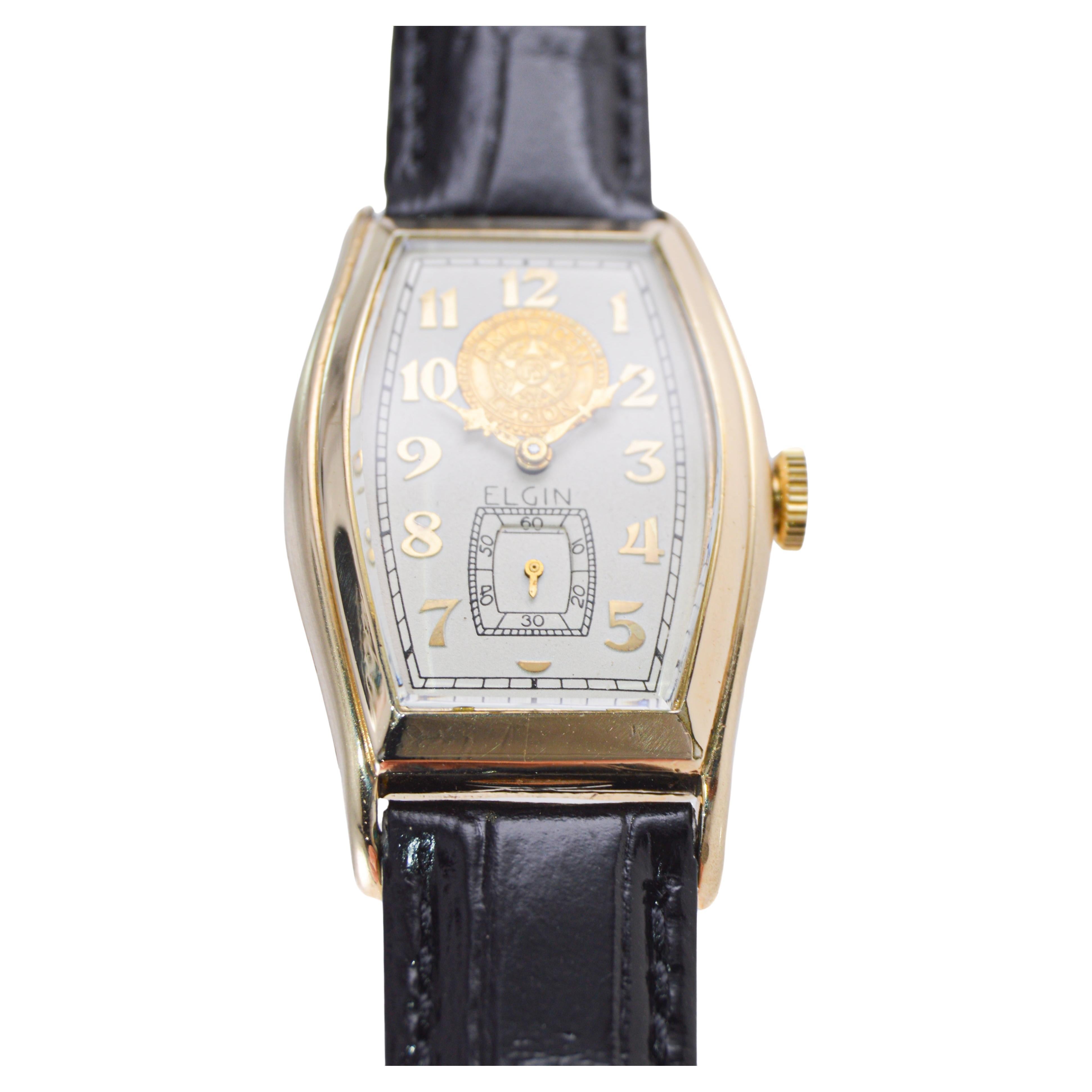 Women's or Men's Elgin Yellow Gold Filled from 1939 with Hand Engraved Monogram Tortue Shaped  For Sale