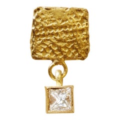 18 Karat Gold Diamond Earrings with Top Wesselton VVS Diamond