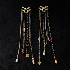 18 Karat Gold Diamond Mask Earring with Top Wesselton VVS Diamonds