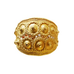 18 Karat Gold Sapphire and Top Wesselton VVS Diamond Handcrafted Big Ring