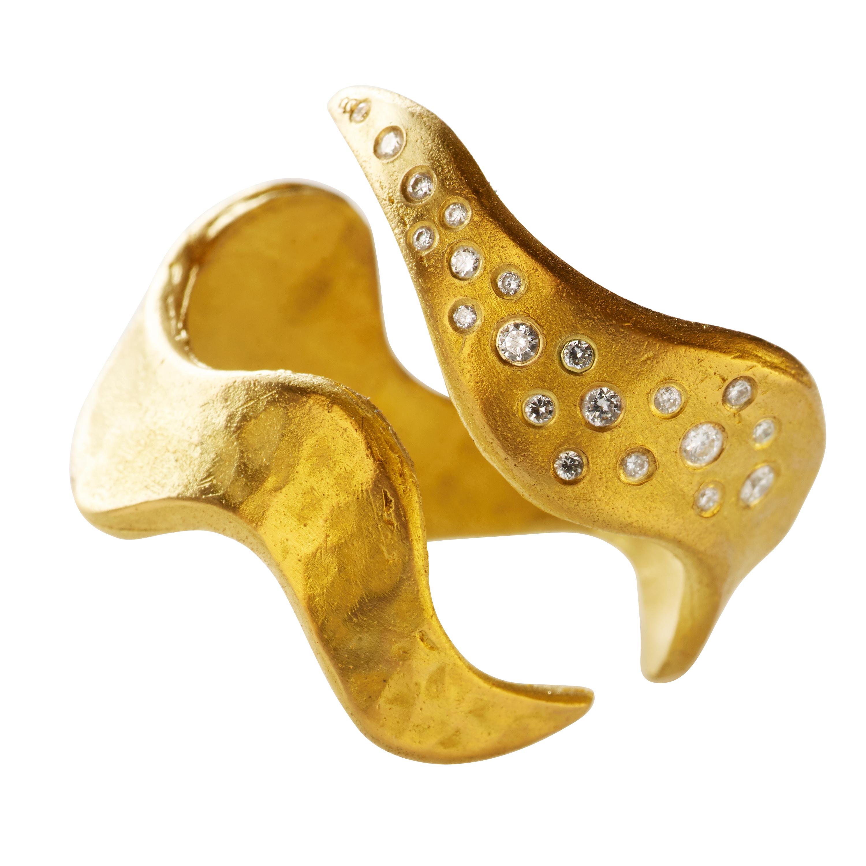 Elhanati 18 Karat Gold Top Wesselton VVS Diamond Handcrafted Ring For Sale