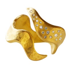 Elhanati 18 Karat Gold Top Wesselton VVS Diamond Handcrafted Ring