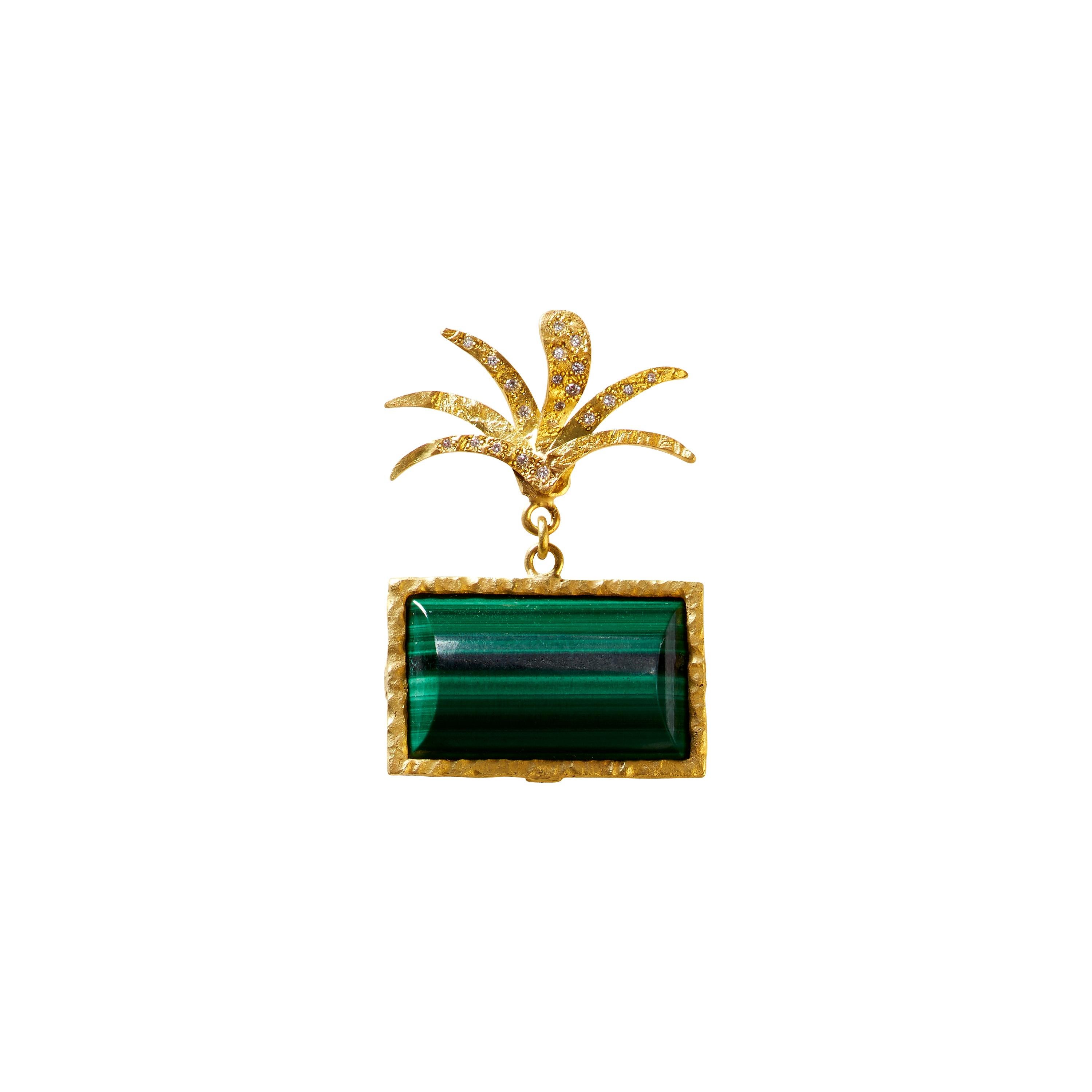 18k gold earring with 21 x Top Wesselton VVS Diamonds and a green Malachite stone. The Green Palm Earring is from the ROXY GIRL collection. It is beautiful on its own, and combined with other ELHANATI earrings. Each piece is unique and handmade upon