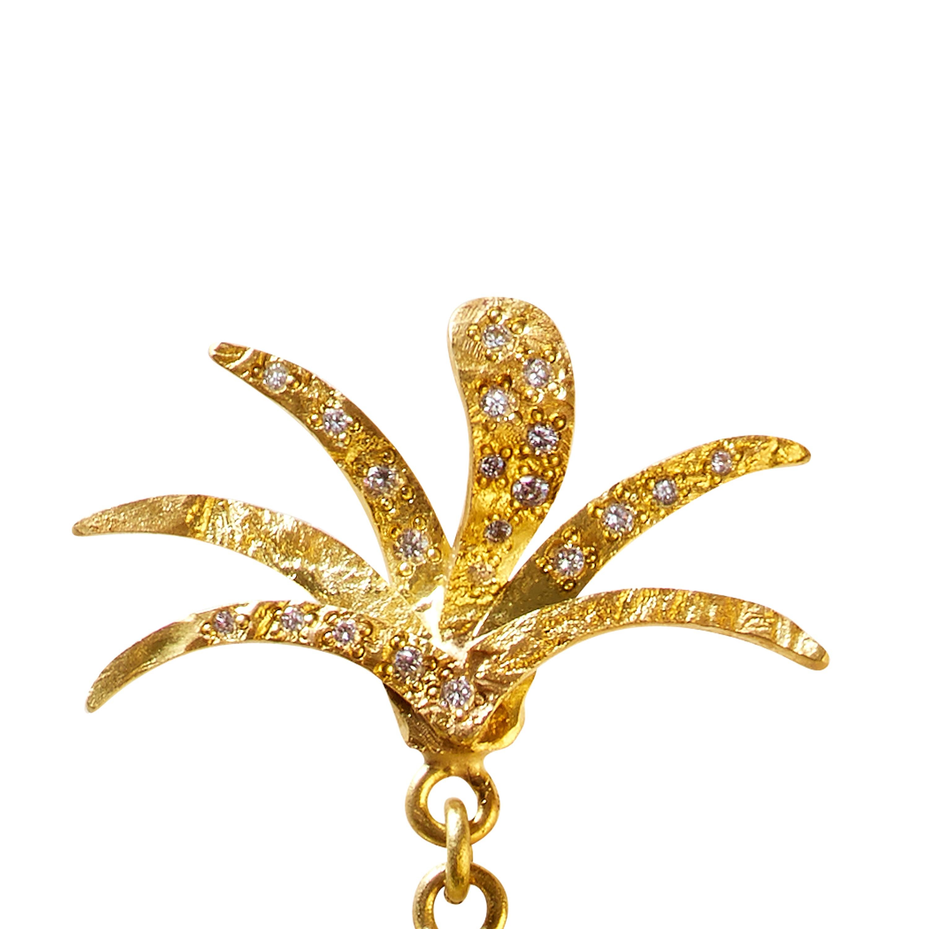 Women's 18 Karat Gold Top Wesselton VVS Diamond Malachite Handcrafted Earring For Sale