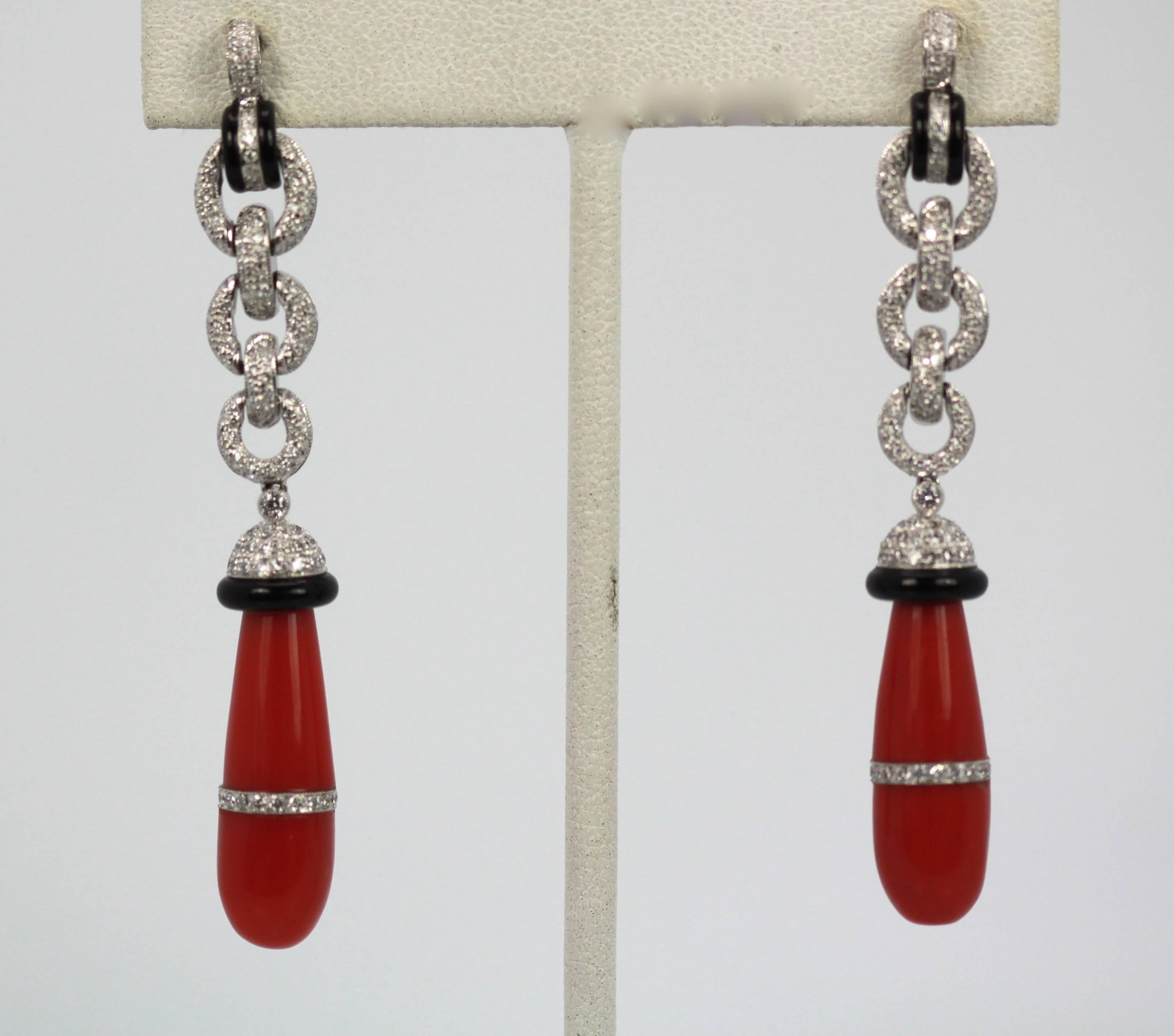 Eli Frei 18 Karat Gold Coral Onyx Diamond Drop Earrings In Excellent Condition In North Hollywood, CA