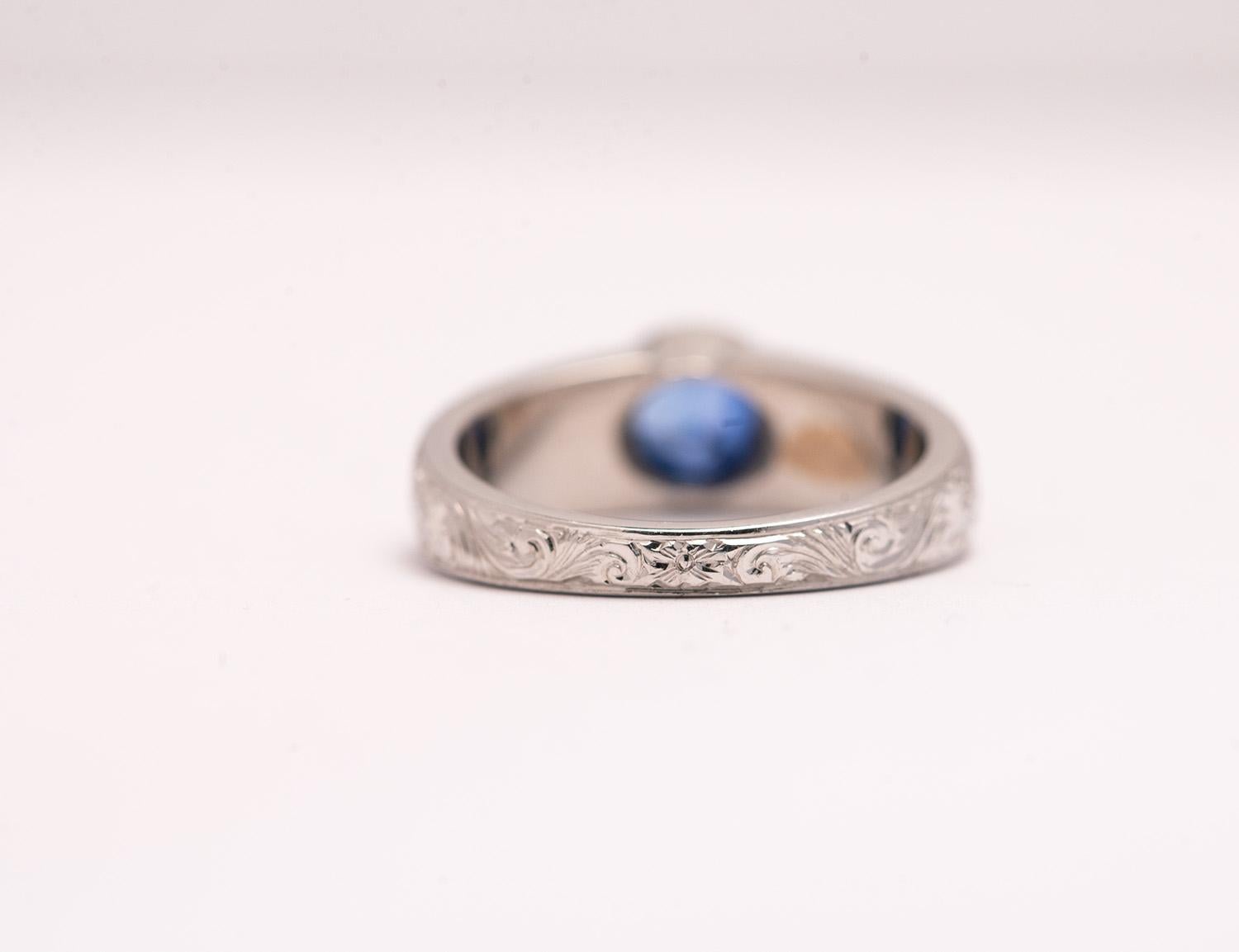 Taille ronde By Design Jewelers Bague saphir et diamant en vente