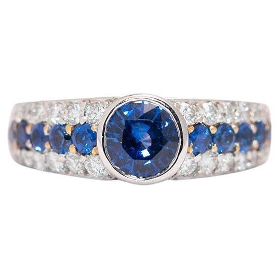 By Design Jewelers Bague saphir et diamant en vente