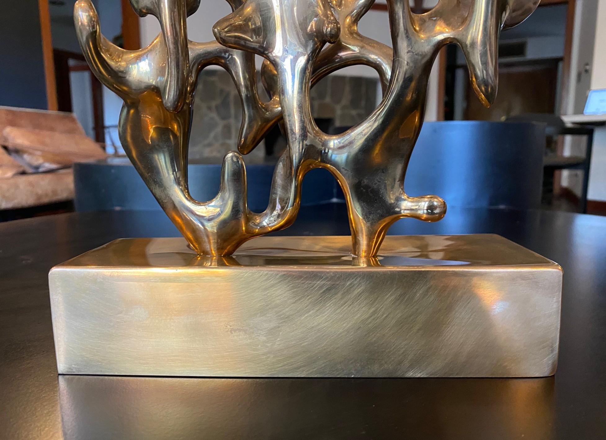 Sculpture Menorah moderniste abstraite en bronze signée Eli Karpel, édition limitée en vente 4