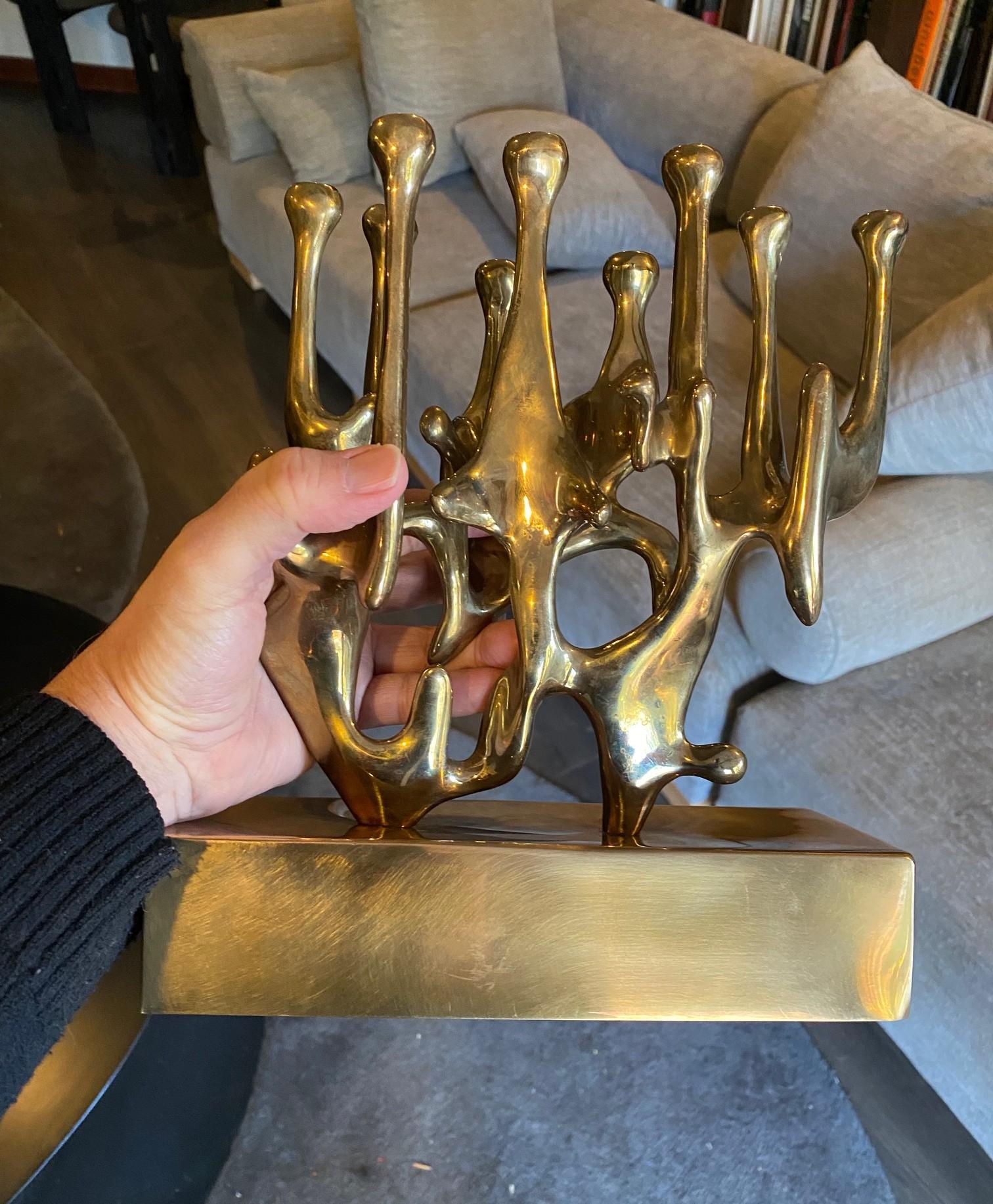 Sculpture Menorah moderniste abstraite en bronze signée Eli Karpel, édition limitée en vente 11