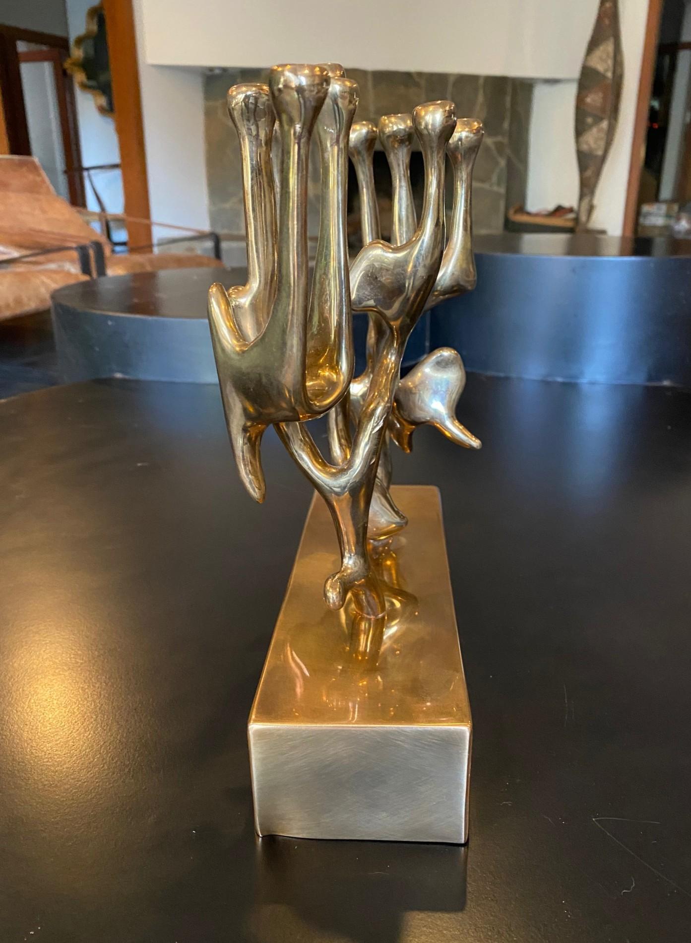 Sculpture Menorah moderniste abstraite en bronze signée Eli Karpel, édition limitée Bon état - En vente à Studio City, CA
