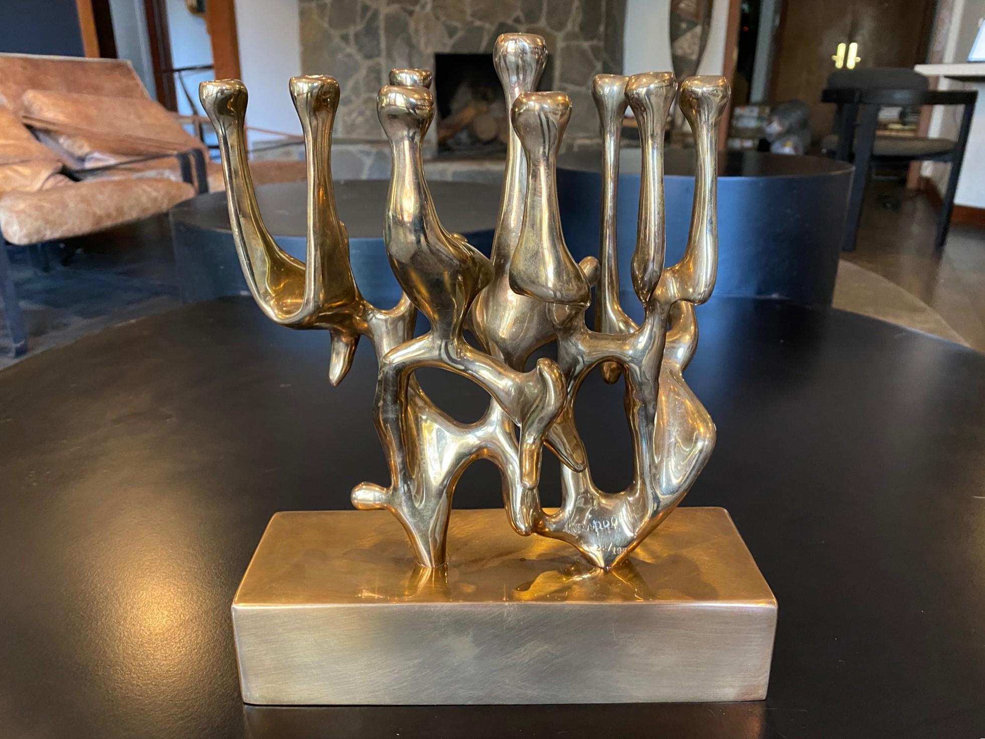 Bronze Sculpture Menorah moderniste abstraite en bronze signée Eli Karpel, édition limitée en vente