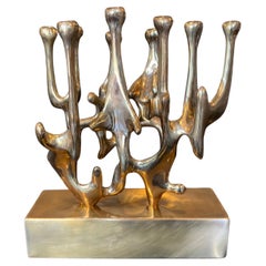 Eli Karpel, signierte abstrakte modernistische Menorah-Skulptur aus Bronze, limitierte Auflage