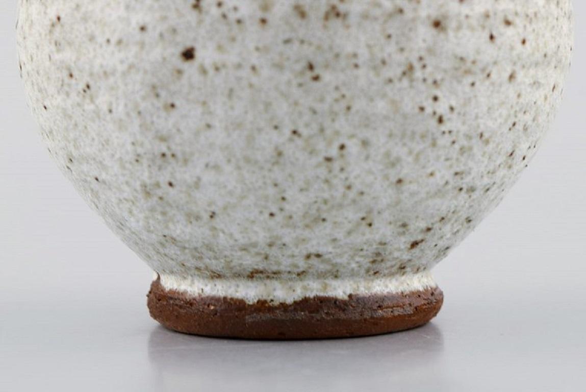 Eli Keller, Sweden, Round Unique Vase in White Glazed Stoneware In Excellent Condition For Sale In Copenhagen, DK