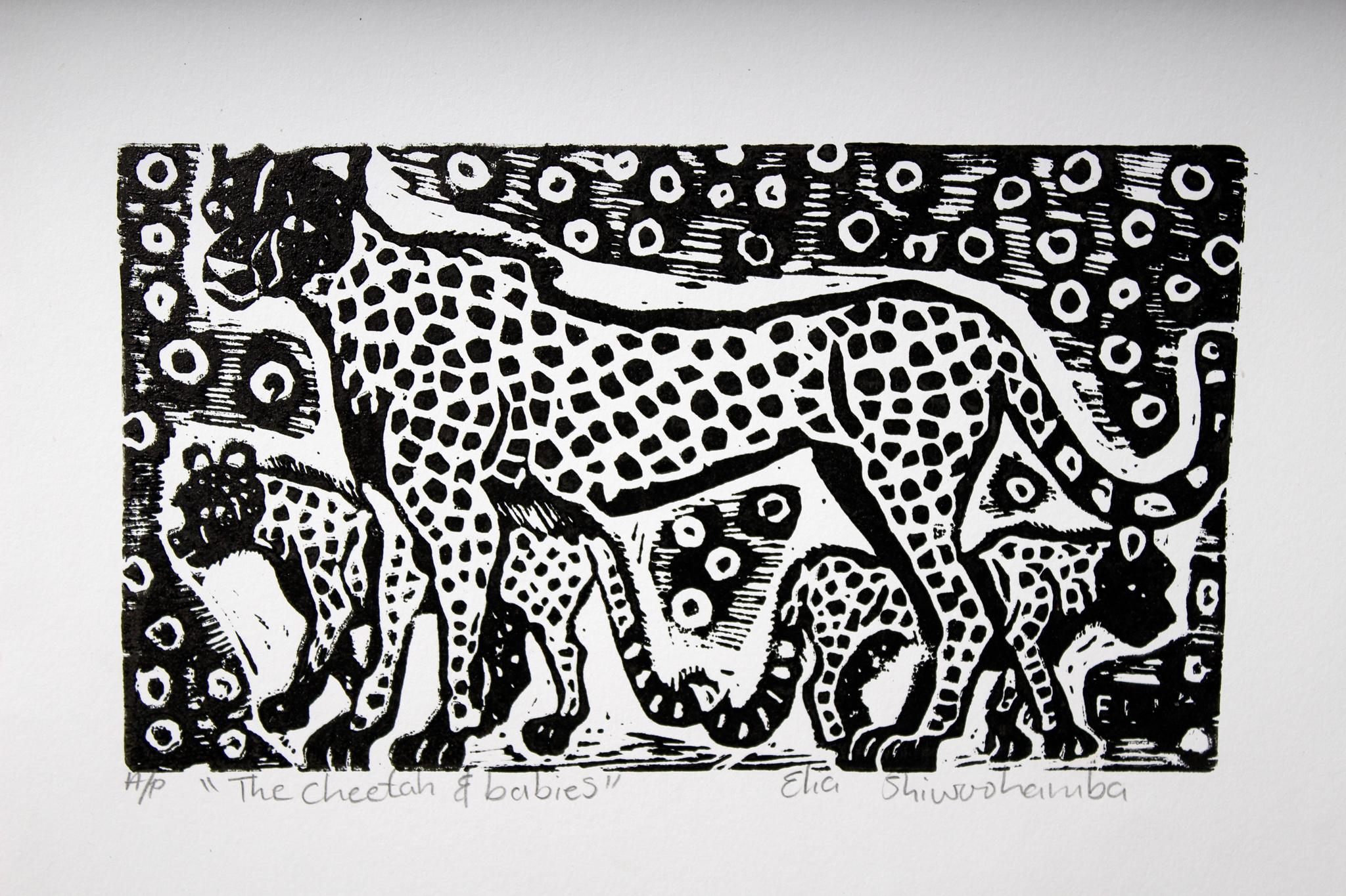Le guépard et les bébés, Elia Shiwoohamba, impression de blocs de linoléum en vente 1
