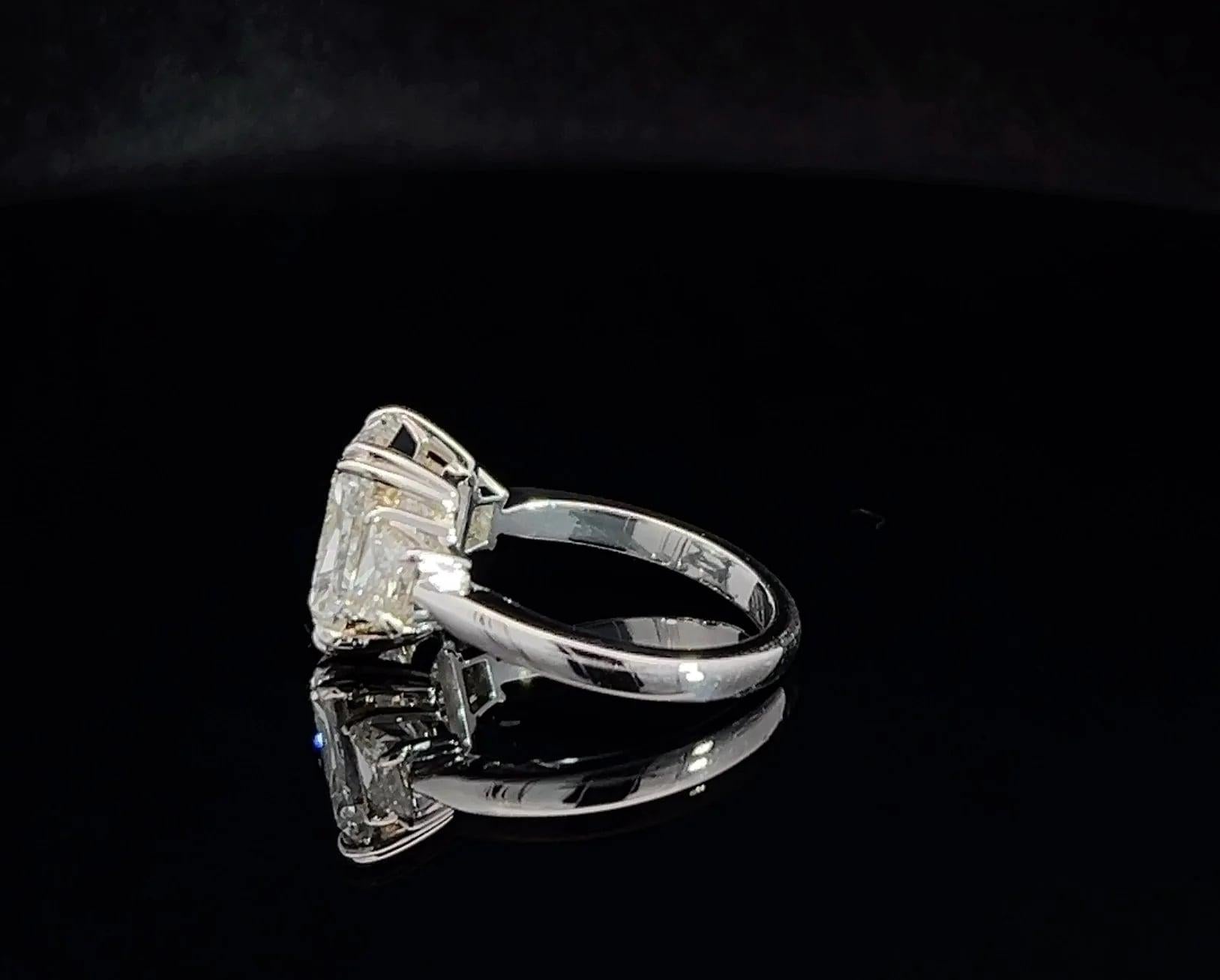 For Sale:  Platinum Diamond 18K White Gold Trapezoid Ring 3