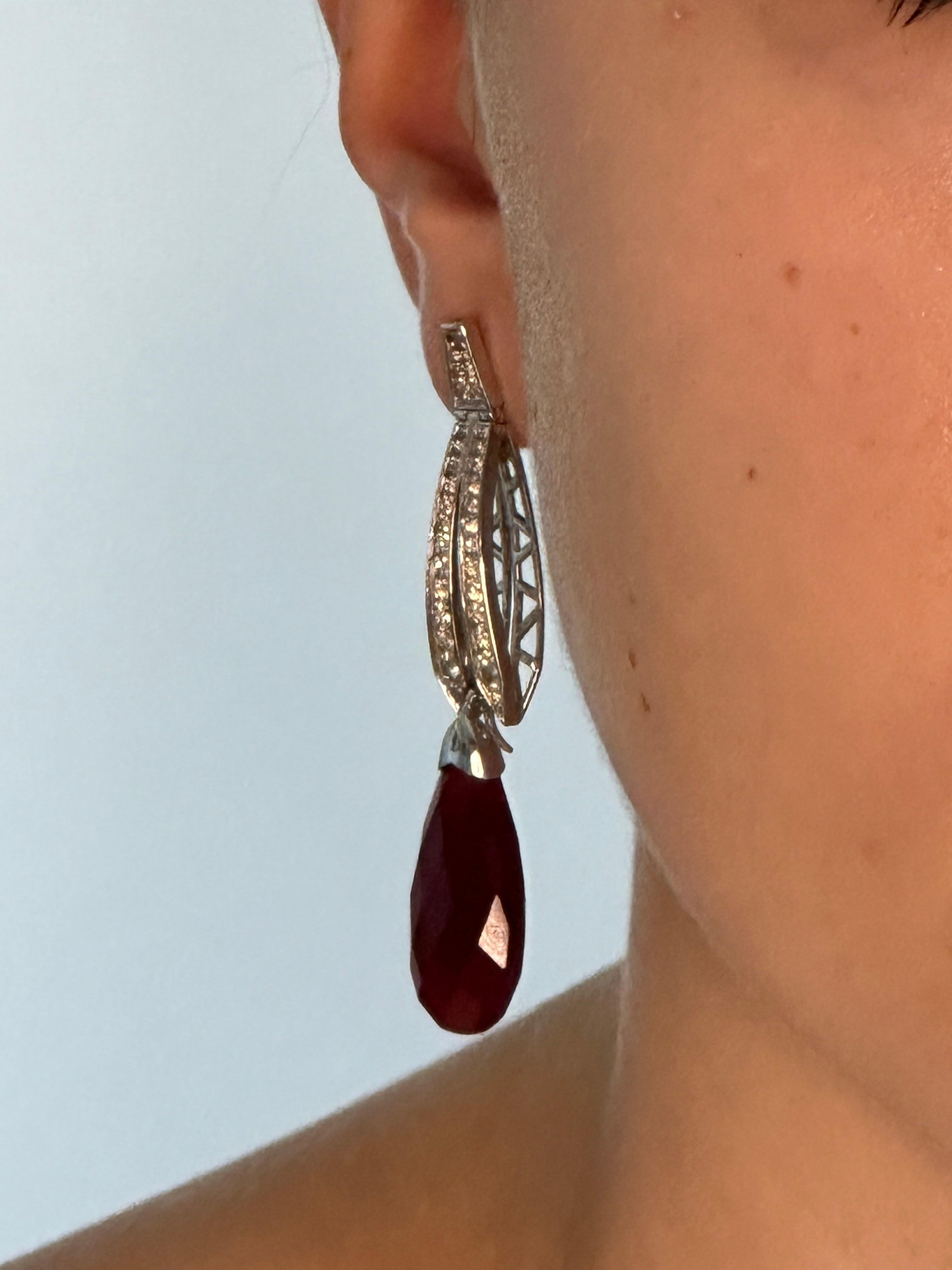 Eliania Rosetti Earrings in 18k Gold 36.4 Cts of White Topaz  25.7 Cts Red Jade In New Condition For Sale In Cascais, Lisboa