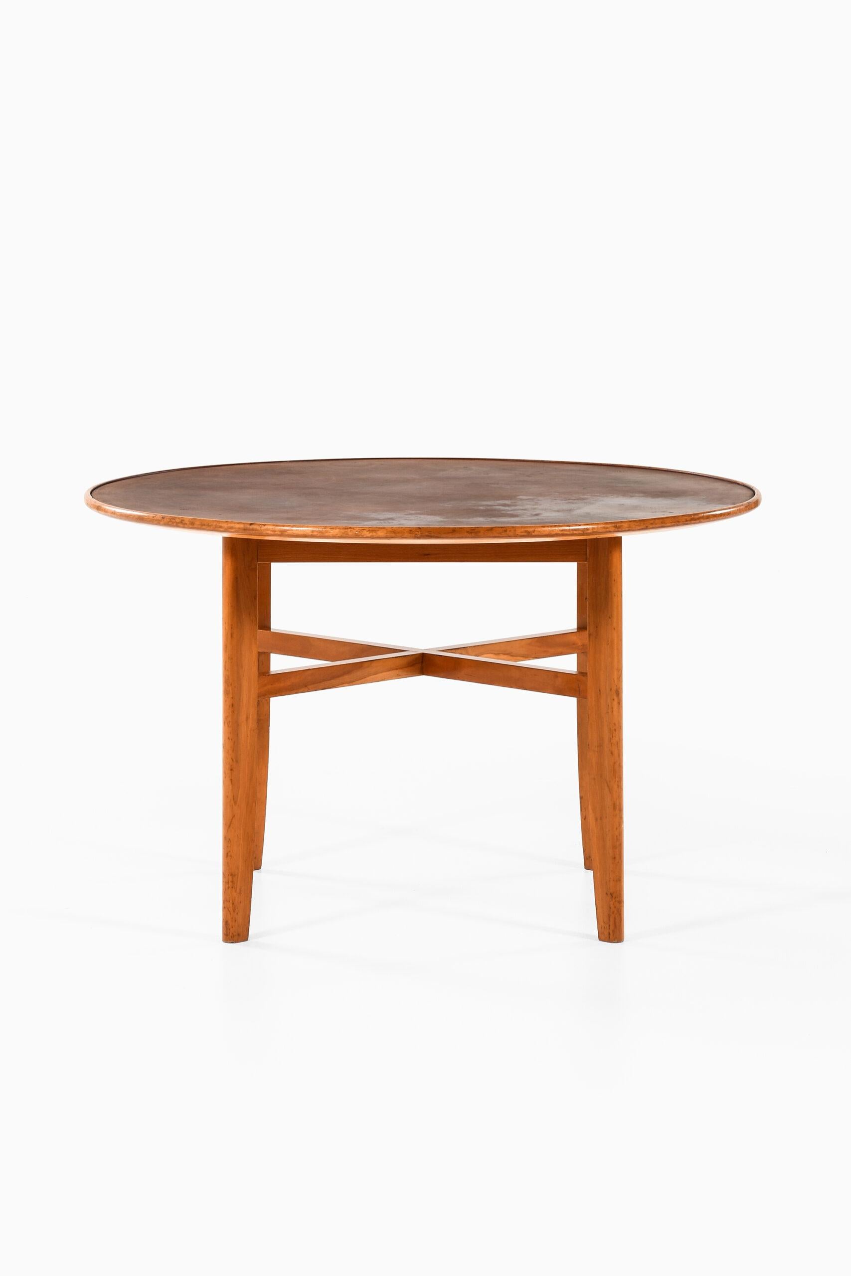 Swedish Elias Svedberg Dining Table Produced by Nordiska Kompaniet in Sweden For Sale