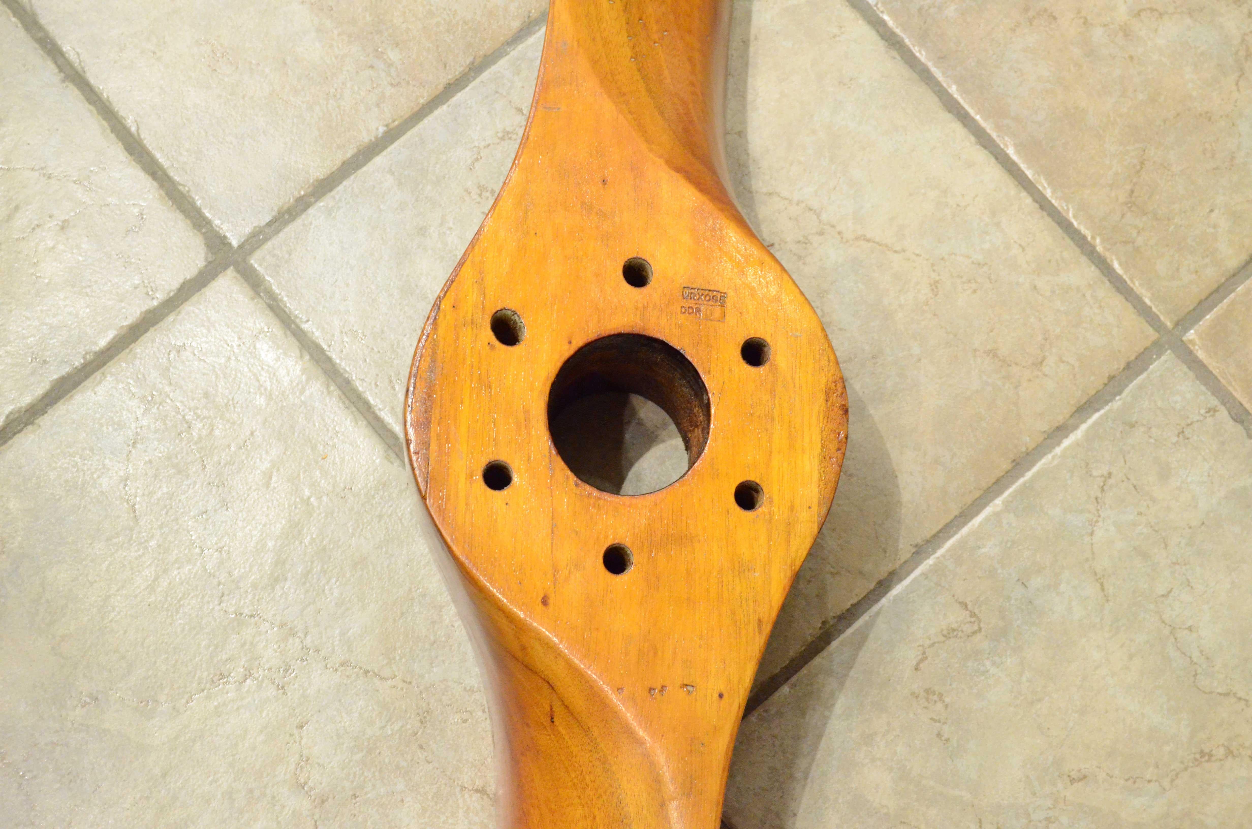 Hélice en bois, moyeu central à 6 trous, DDR WRXO95 Allemagne de l'Est, années 1950. en vente 8