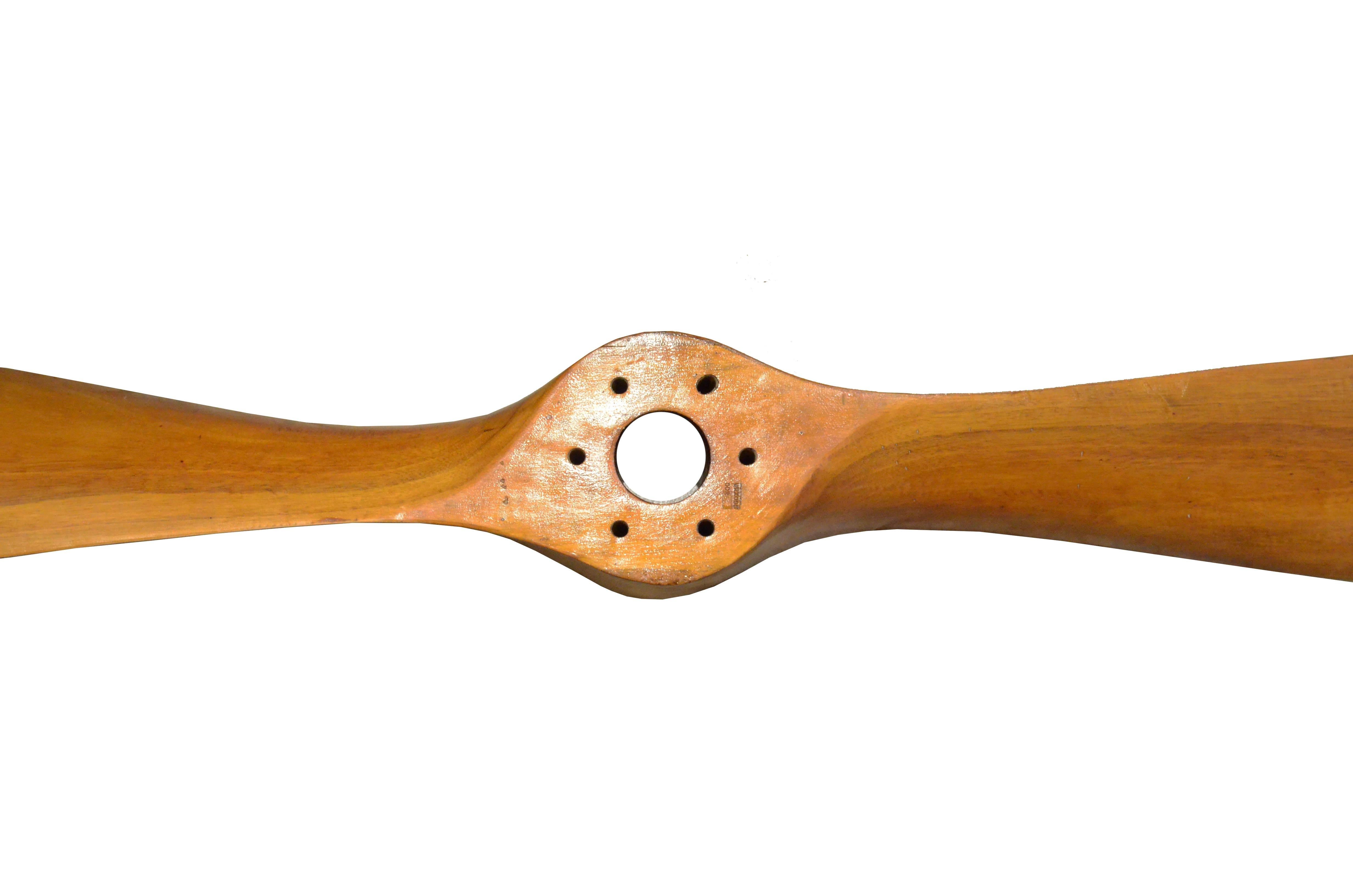 Hélice en bois, moyeu central à 6 trous, DDR WRXO95 Allemagne de l'Est, années 1950. Bon état - En vente à Milan, IT