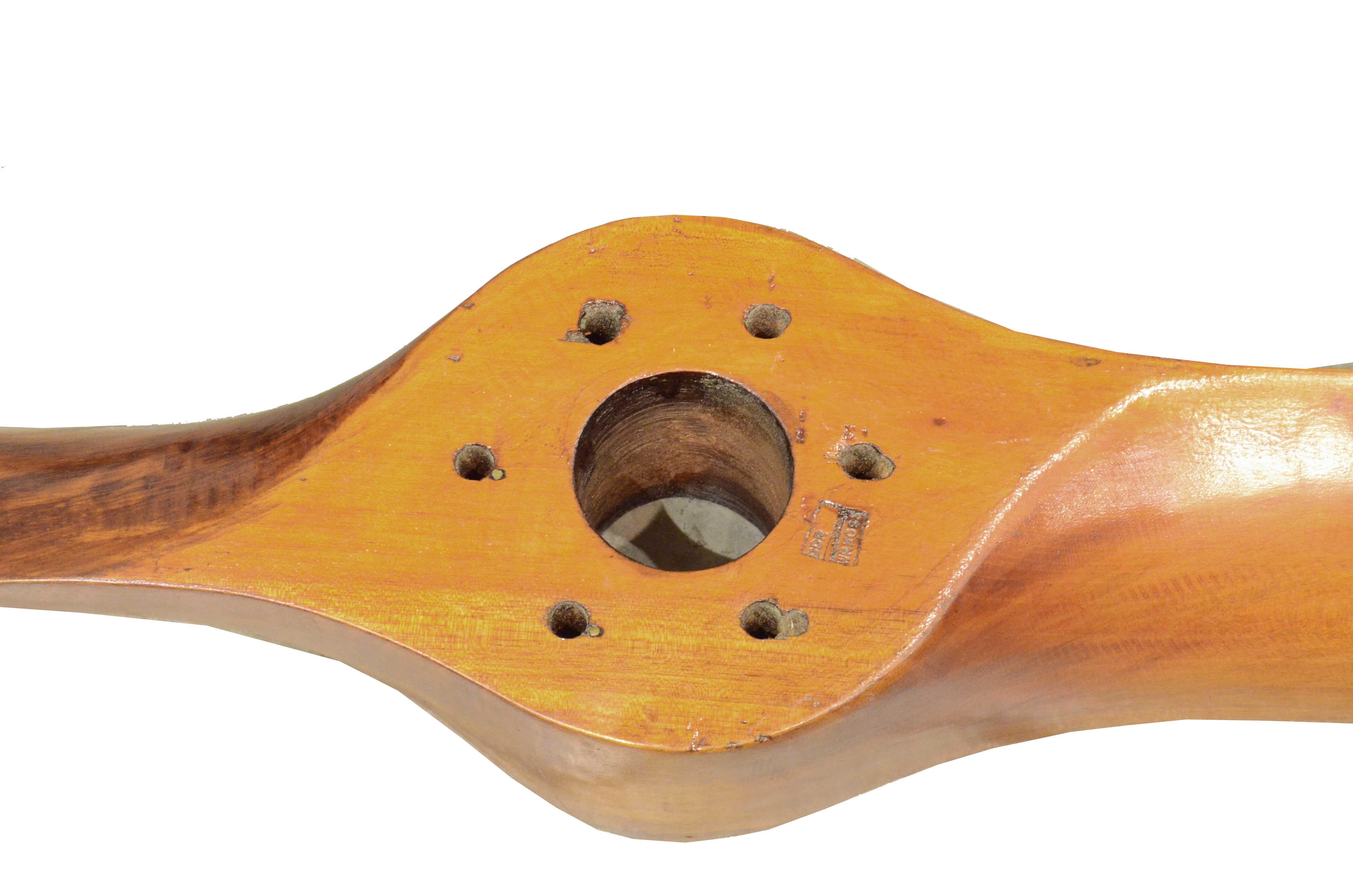 Hélice en bois, moyeu central à 6 trous, DDR WRXO95 Allemagne de l'Est, années 1950. en vente 2