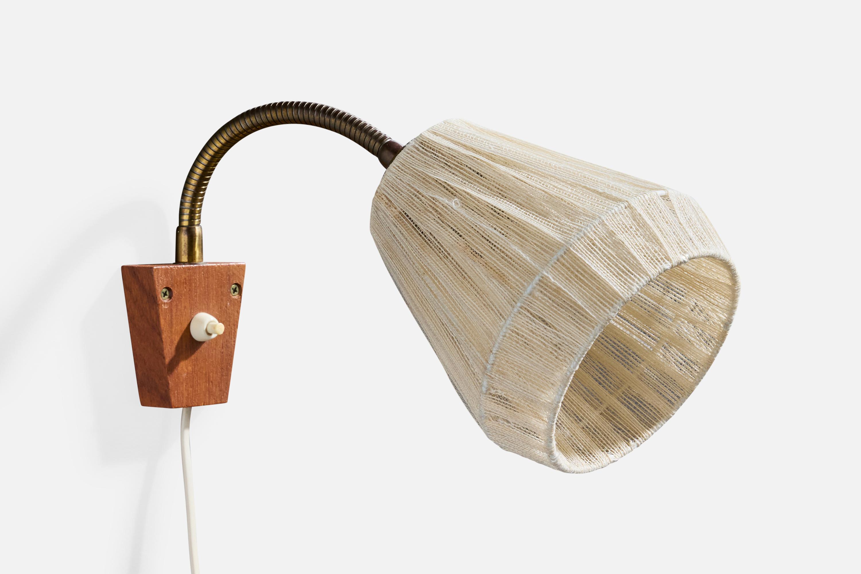 Elidus, Wandleuchten, Messing, Teakholz, Stoff, Schweden, 1950er Jahre (Schwedisch) im Angebot