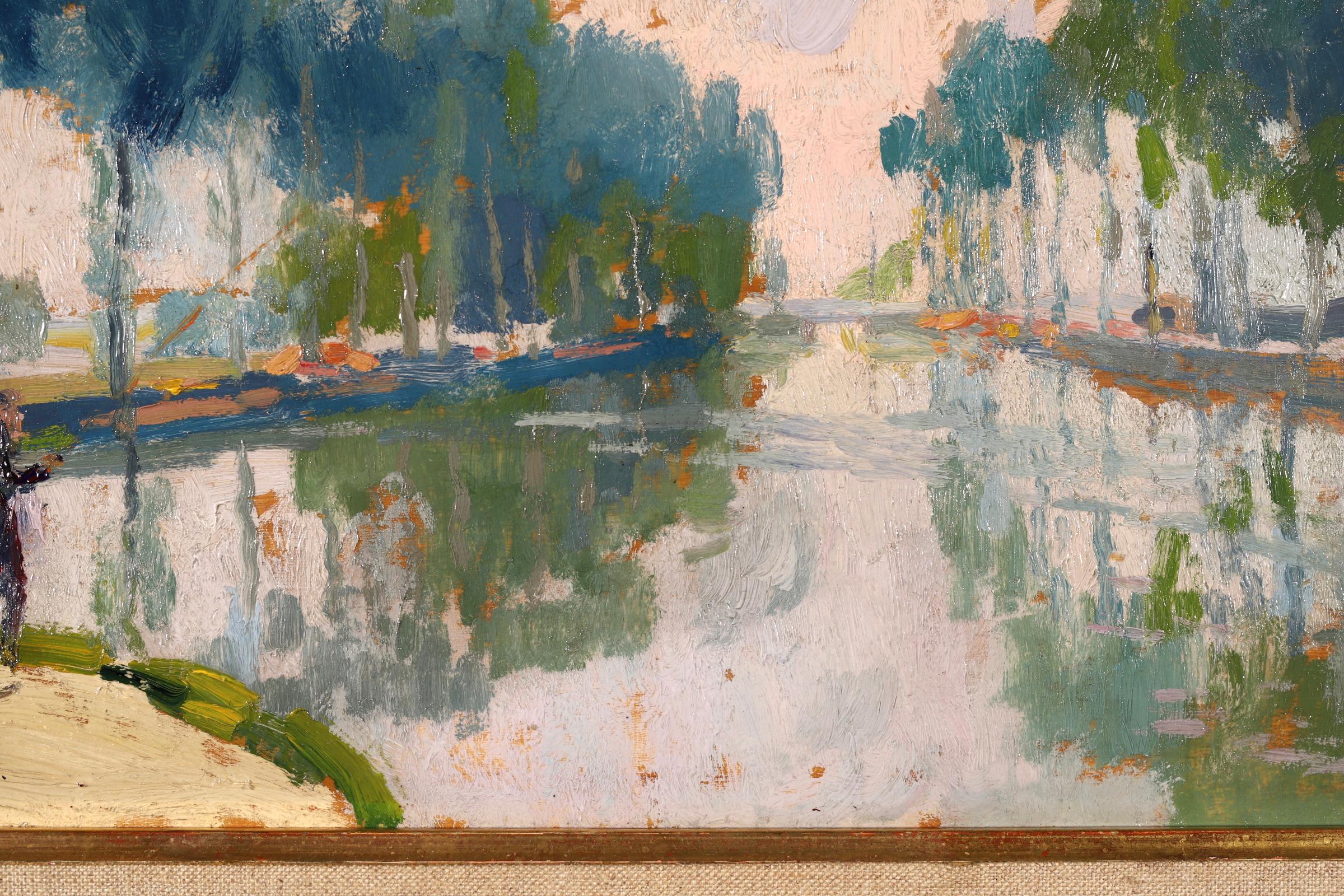 Signiertes Ölgemälde mit Landschaftsmotiven um 1910 von dem in Russland geborenen postimpressionistischen Maler Elie Anatole Pavil. Das Werk zeigt eine einsame Figur, die am Ufer der Seine fischt. Der Künstler blickt an einem hellen Sommertag direkt