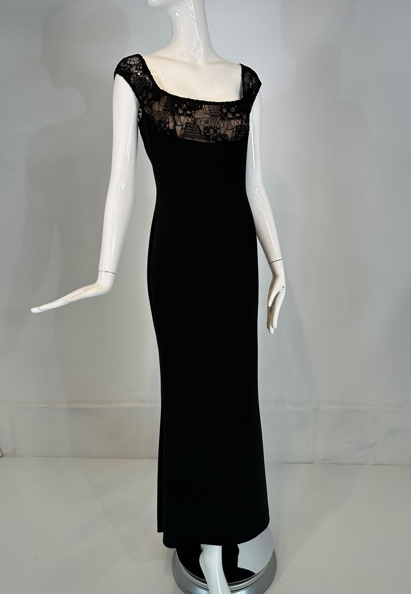 Elie Saab Black Beaded Lace Off the Shoulder Empire Bodice Crepe Gown & Train 42 In Good Condition For Sale In West Palm Beach, FL