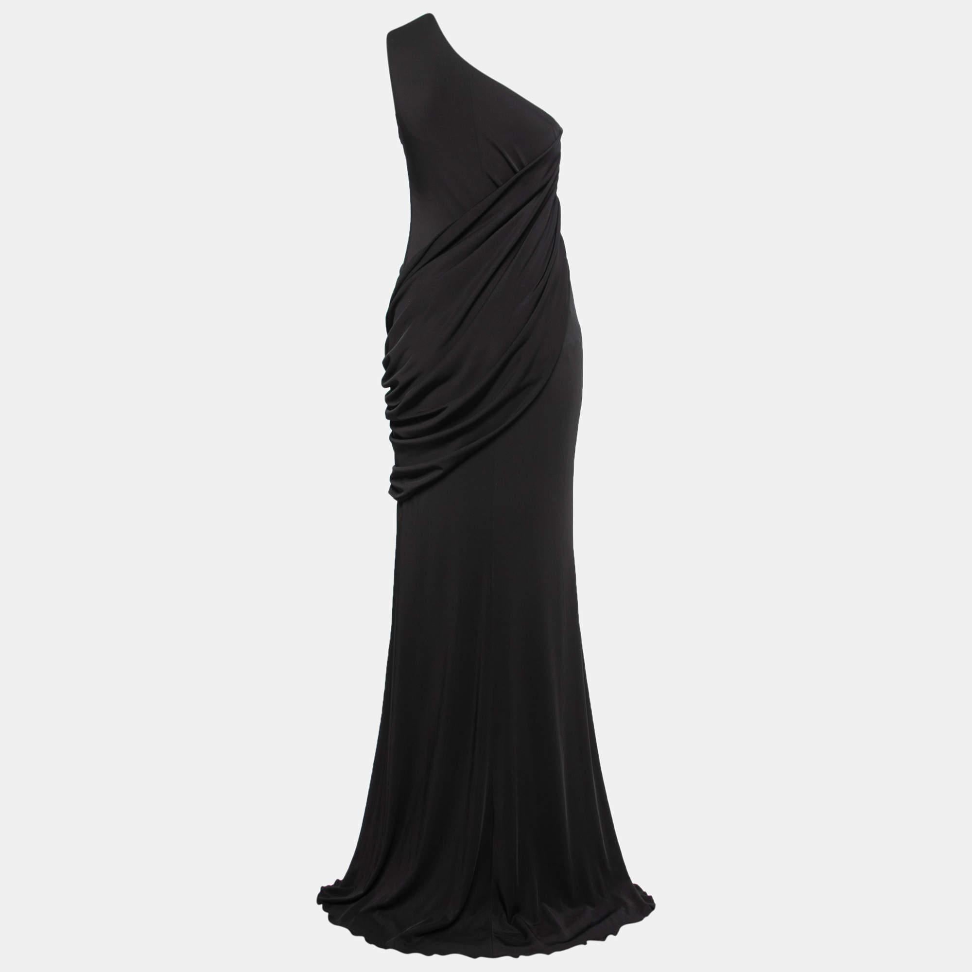 For all evening soirées and high-affair parties, a gown like this makes sure you look the best of all. Tailored into a superb fit and style, this gown is elevated with a stunning neckline and a beautiful hue. Bring home this lovely gown