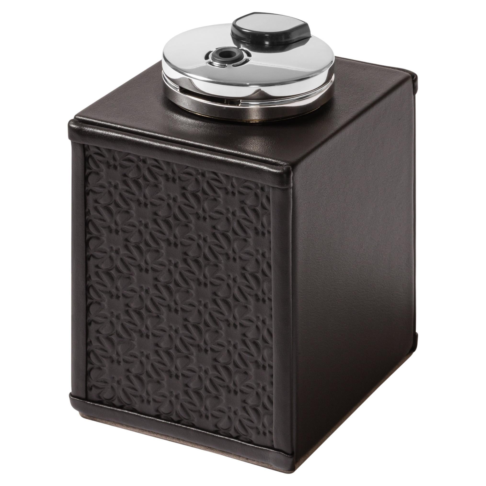 ELIE SAAB Maison Monogram Lighter di Giobagnara in pelle e palladio lucido