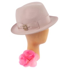 Cappello fedora rosa di Elie Saab