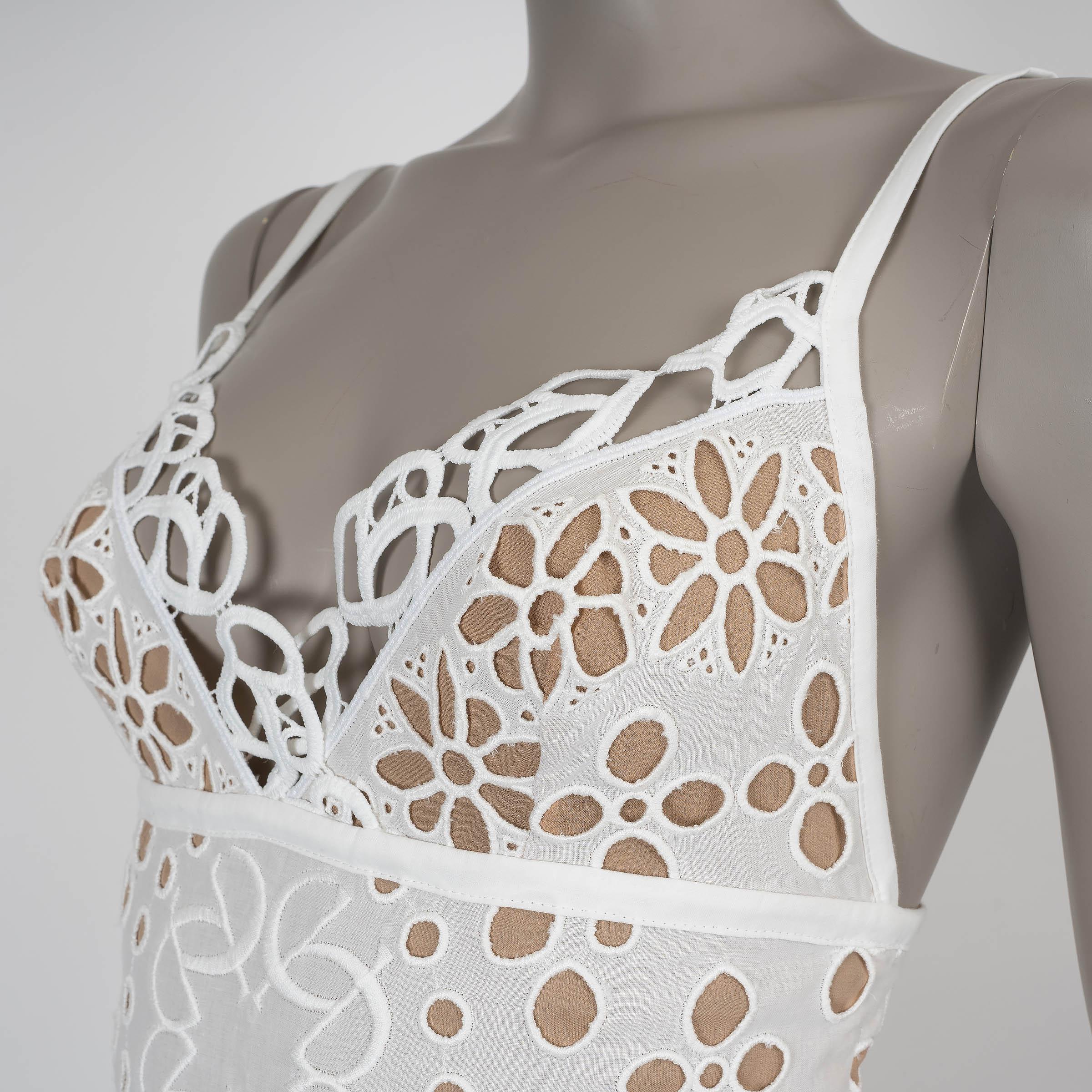 ELIE SAAB Powder white cotton 2024 BRODERIE ANGLAISE MAXI Dress 36 XS In New Condition For Sale In Zürich, CH