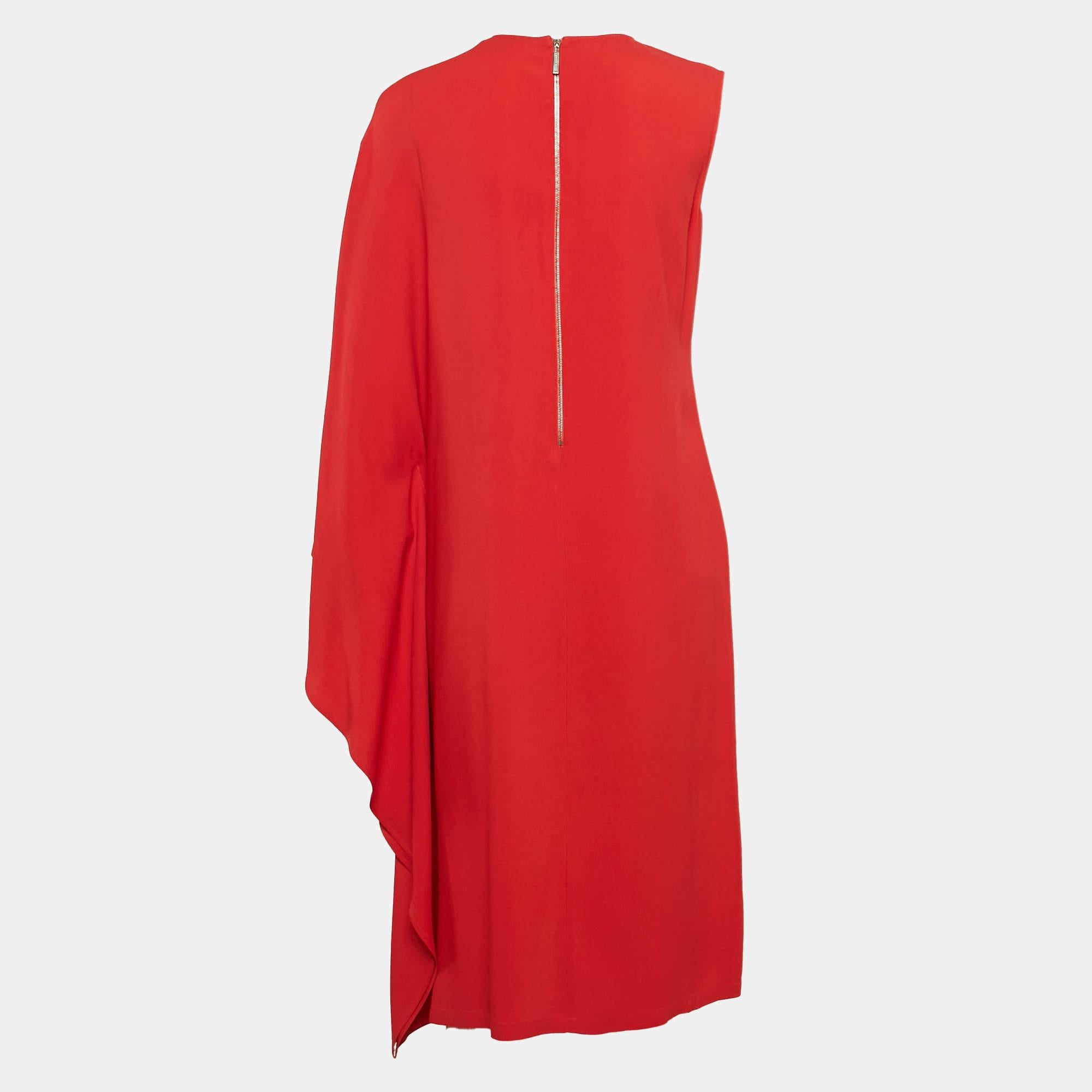 The fine artistry and the feminine silhouette of this designer dress exhibit the labels impeccable craftsmanship in tailoring. It is stitched using quality materials  has a good fit  and can be easily styled with chic accessories  open toe sandals 