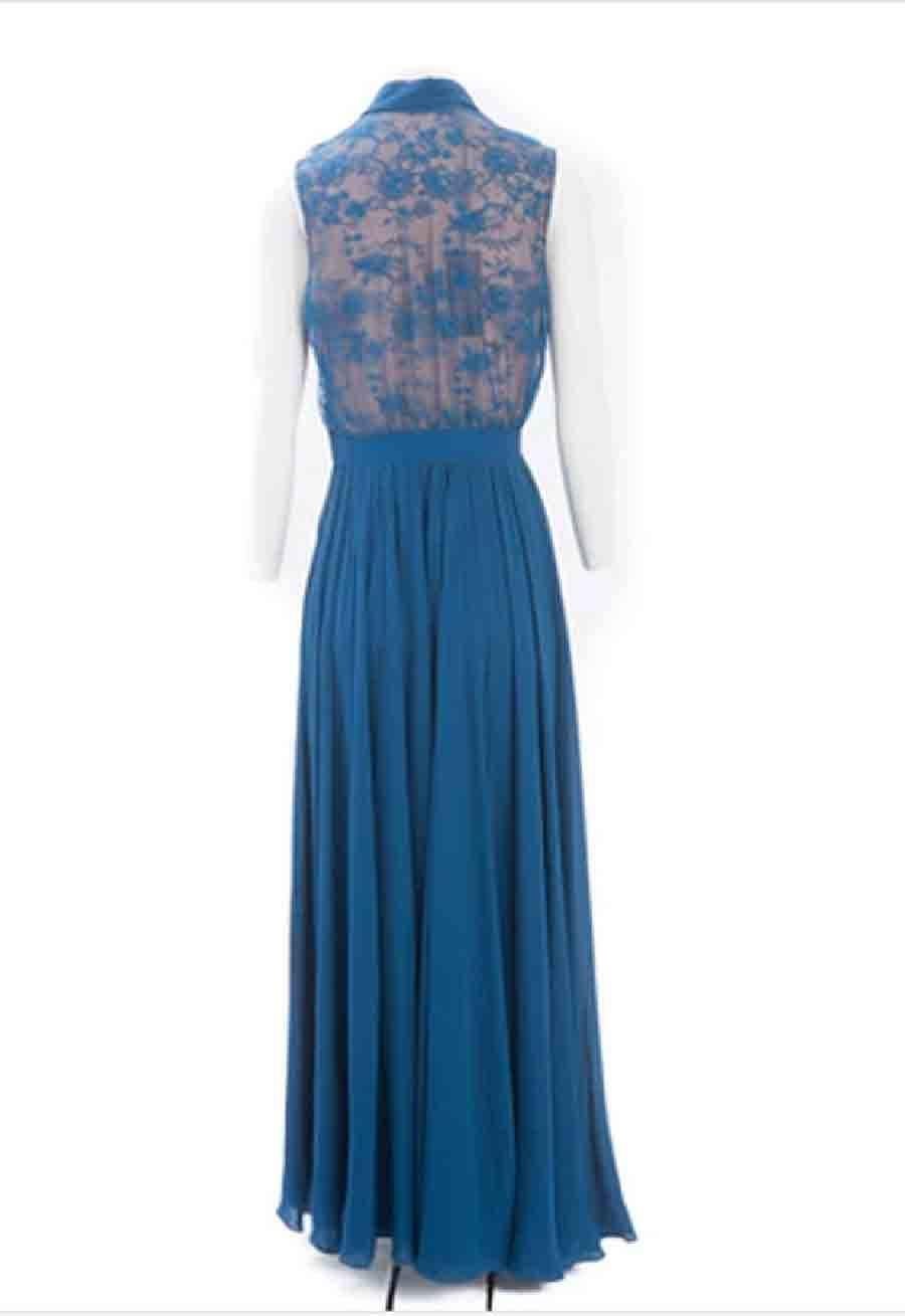 Sublime Elie Saab sleeveless evening dress in blue blend silk. It consists of a cobalt blue lace top on a nude bottom with a button-down shirt collar. The waist is marked by a large grain from which starts a pleated skirt, zip side closure and side