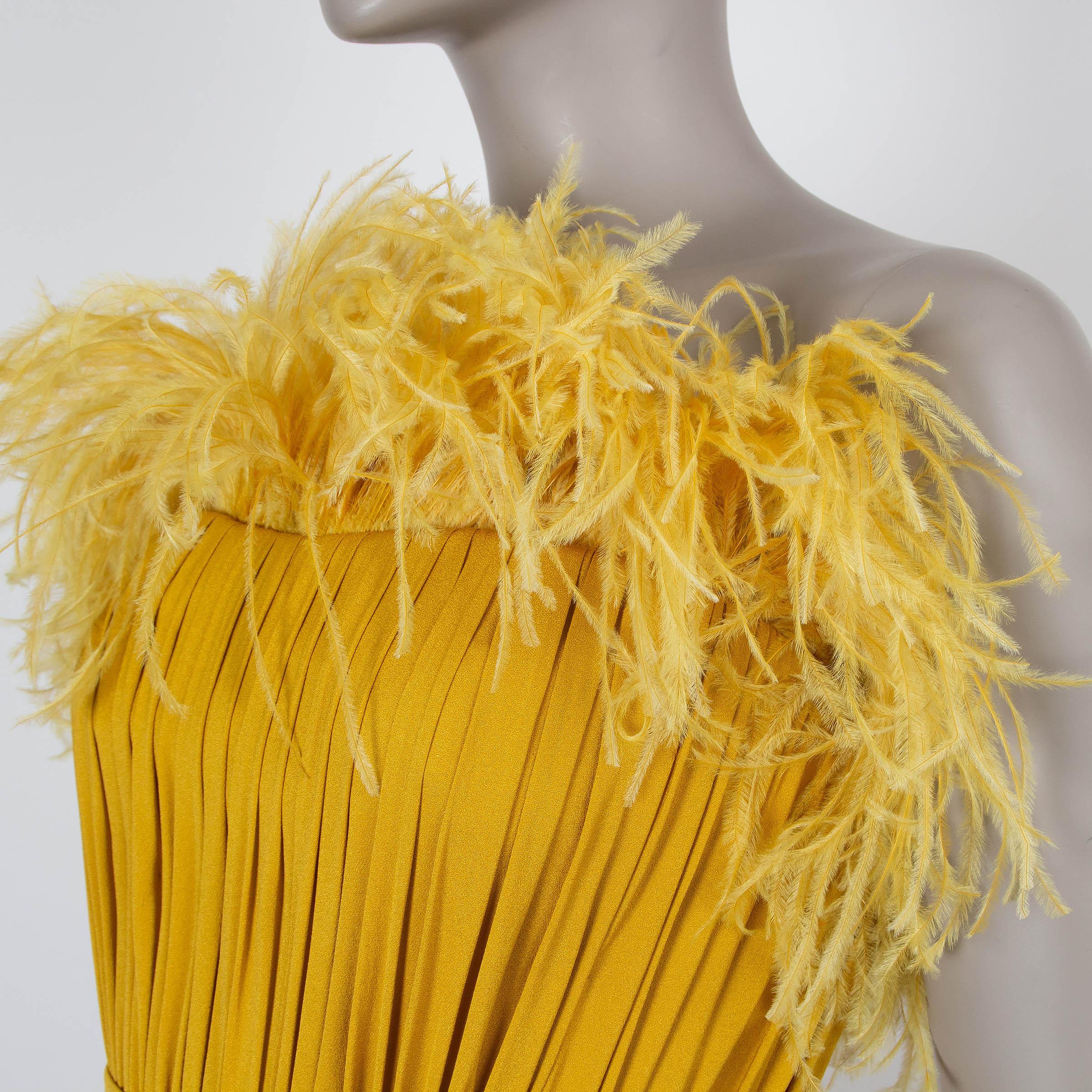 ELIE SAAB yellow silk 2022 FEATHER TRIMMED STRAPLESS GOWN Dress 36 XS In Excellent Condition For Sale In Zürich, CH