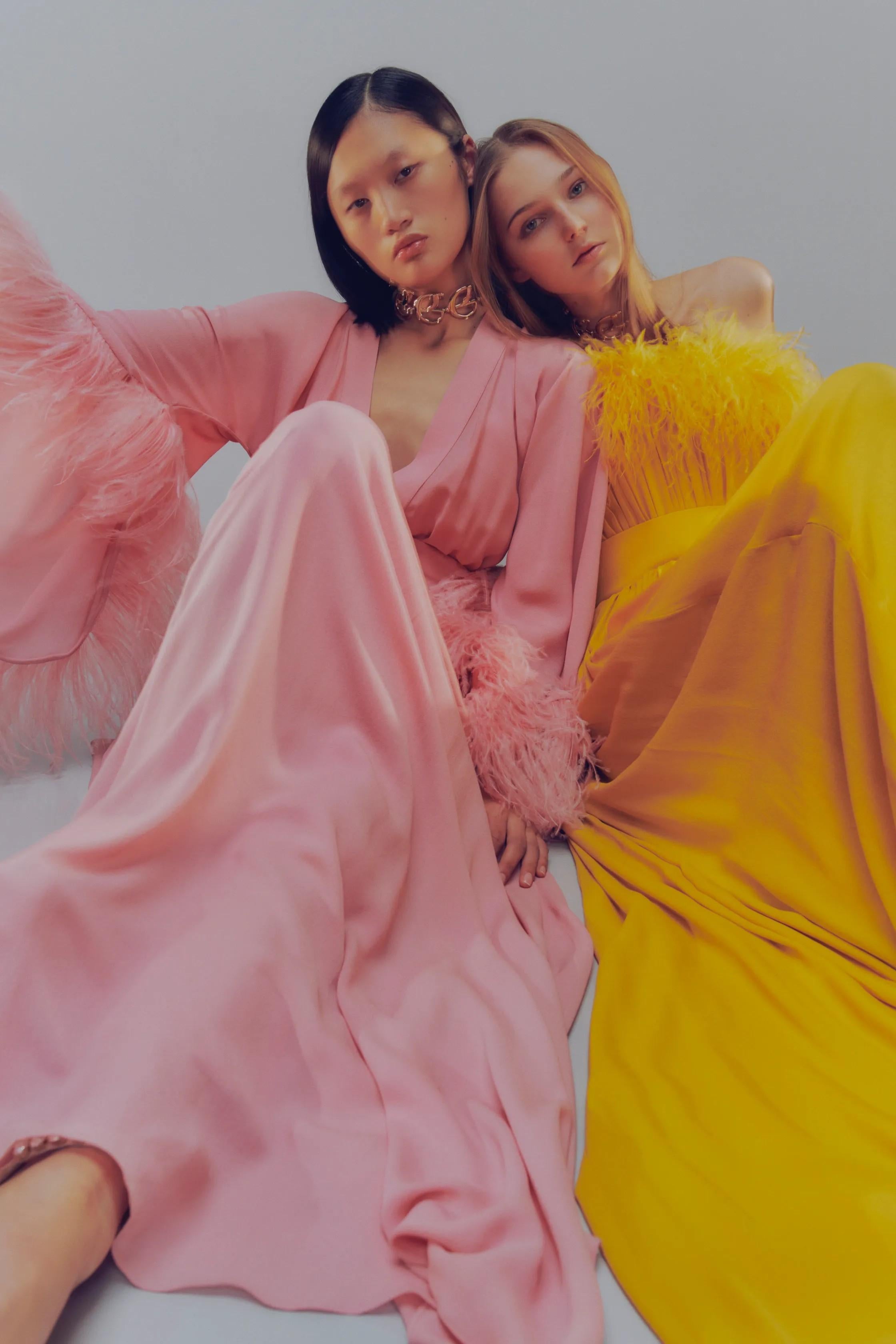 ELIE SAAB yellow silk 2022 FEATHER TRIMMED STRAPLESS GOWN Dress 36 XS For Sale 1