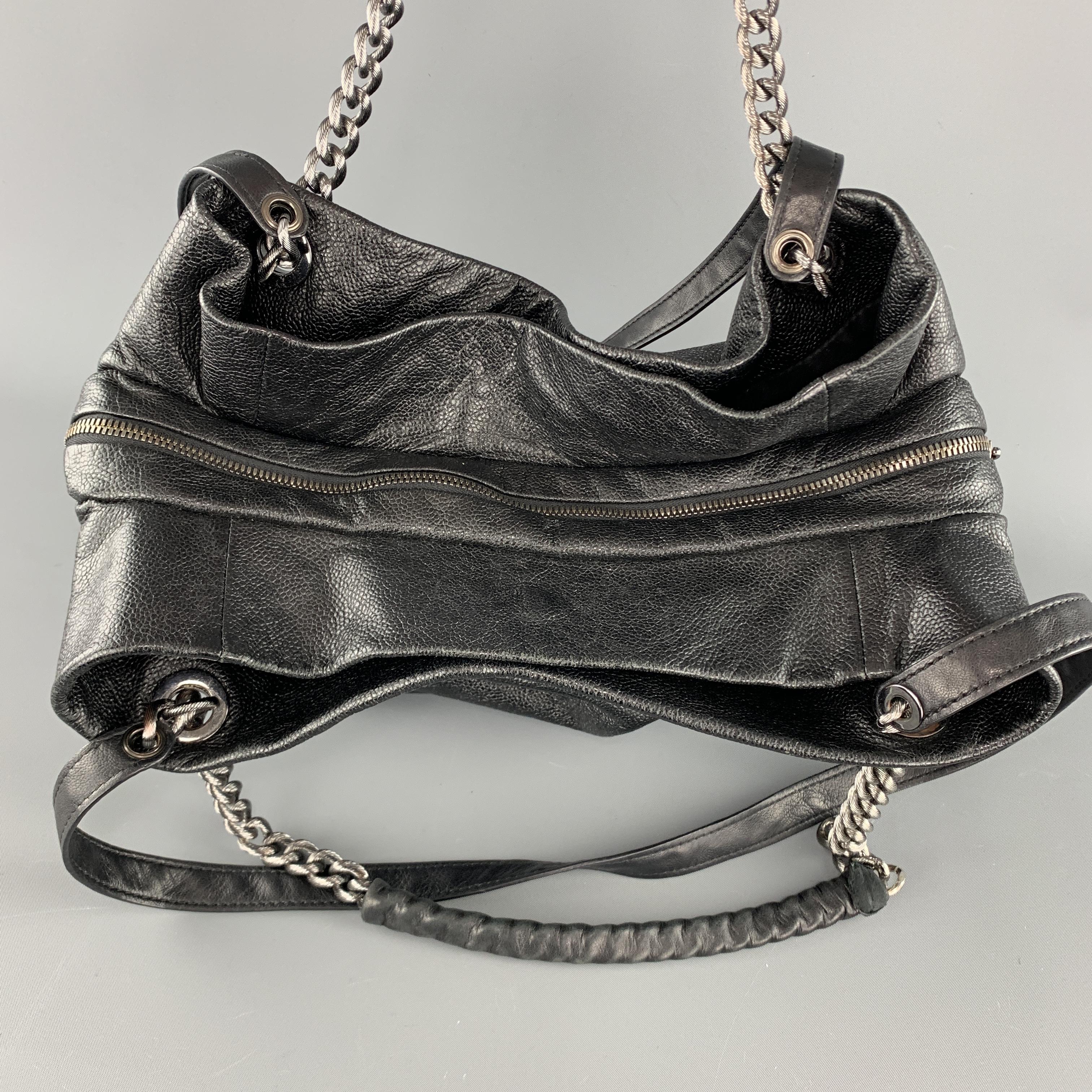 ELIE TAHARI Black Textured Leather Triple COmpartment Chain Straps Handbag In Excellent Condition In San Francisco, CA