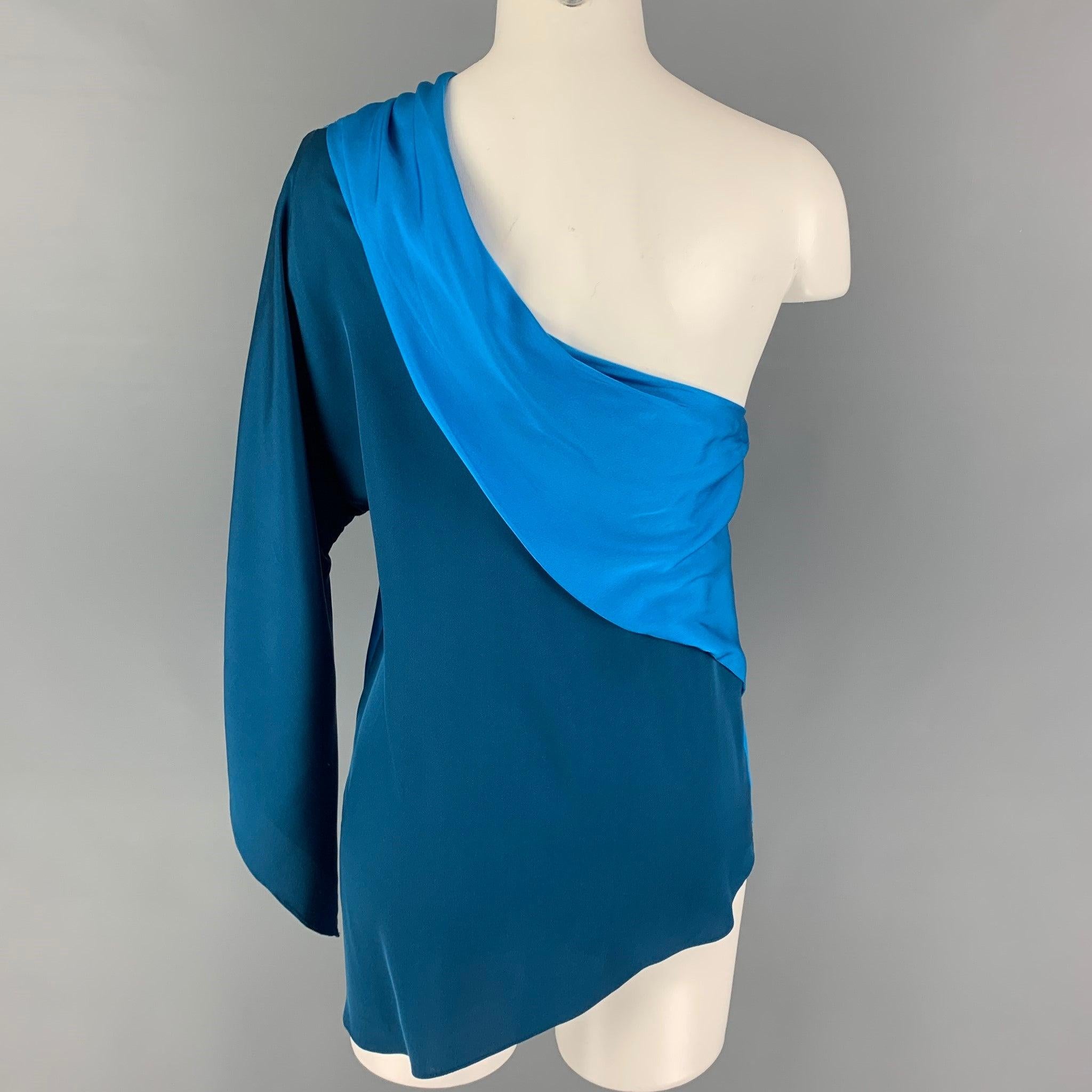 ELIE TAHARI Cobalt Blue Silk Two Tone One Shoulder Blouse In Good Condition For Sale In San Francisco, CA
