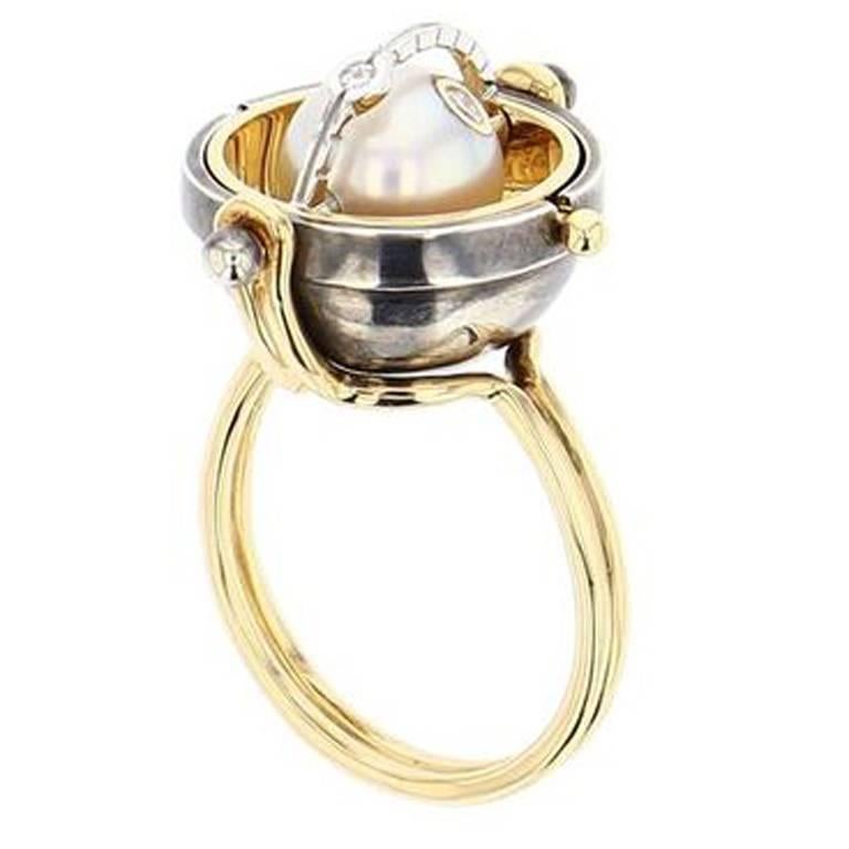 Elie Top Mécaniques Célestes Bague Sphère or Perle D
Akoya Et Diamants For Sale