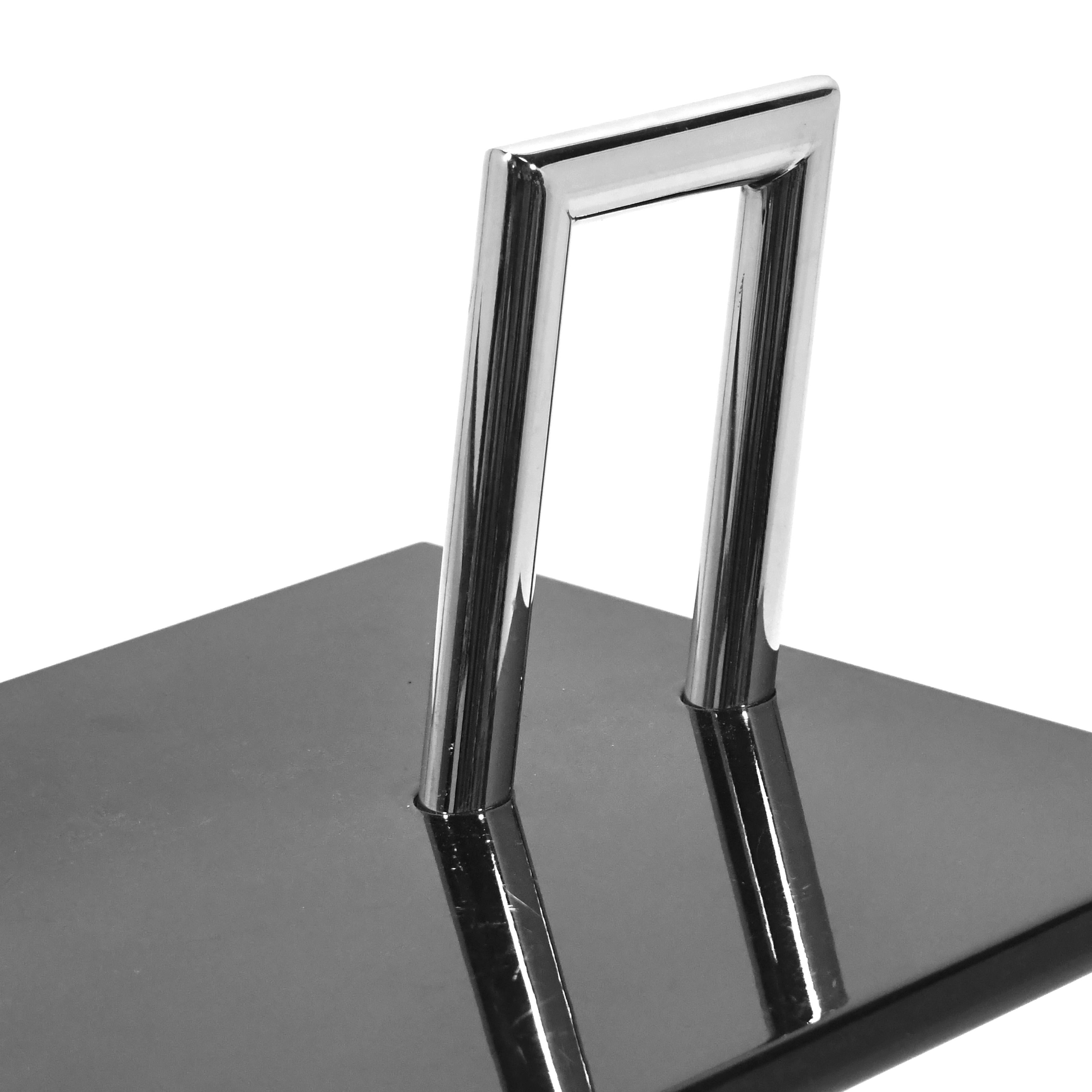 Début du 20ème siècle Table d'appoint grise Elieen en vente