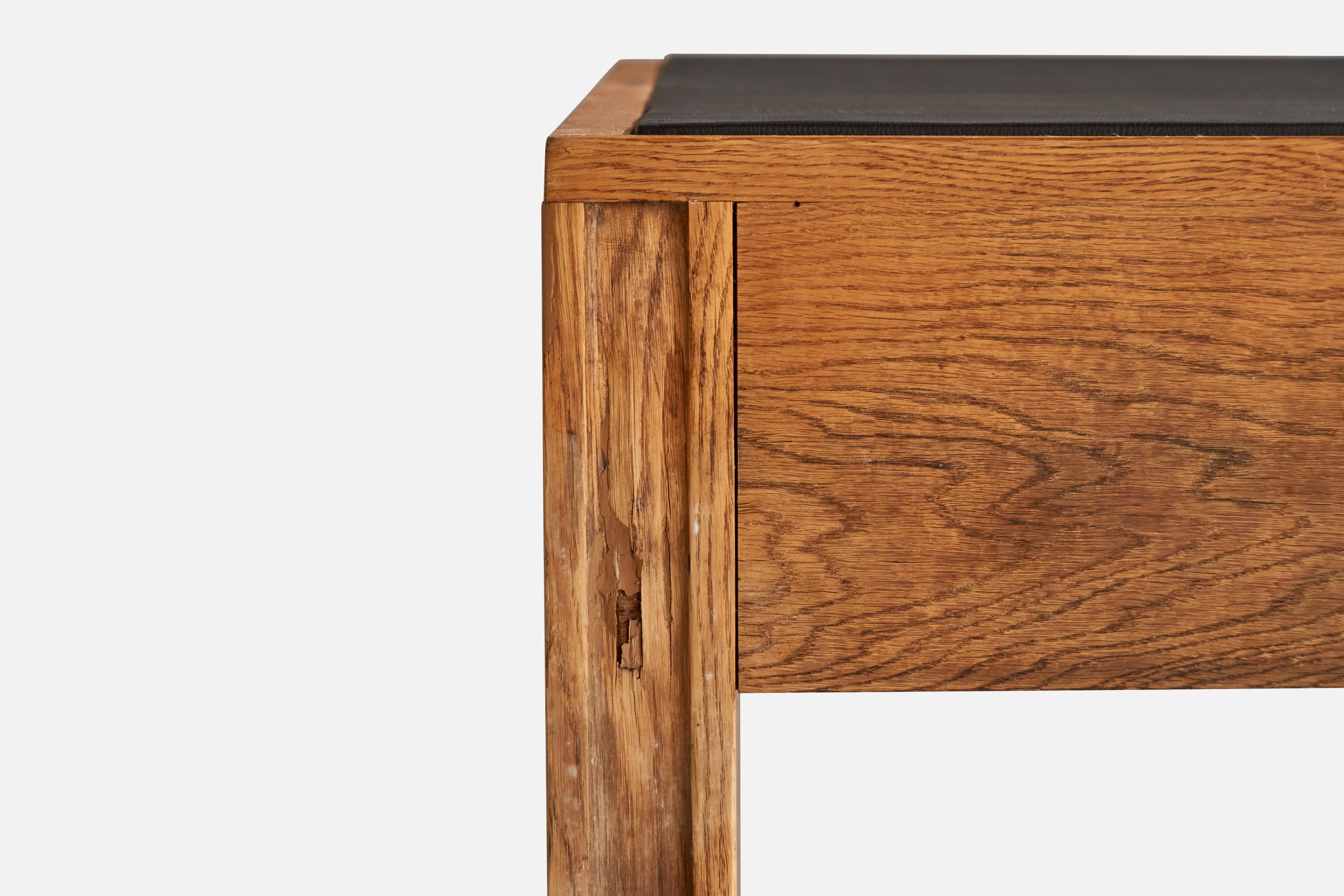 Eliel Saarinen, Desk, Oak, Brass, Leather, Finland, 1919 In Good Condition In High Point, NC