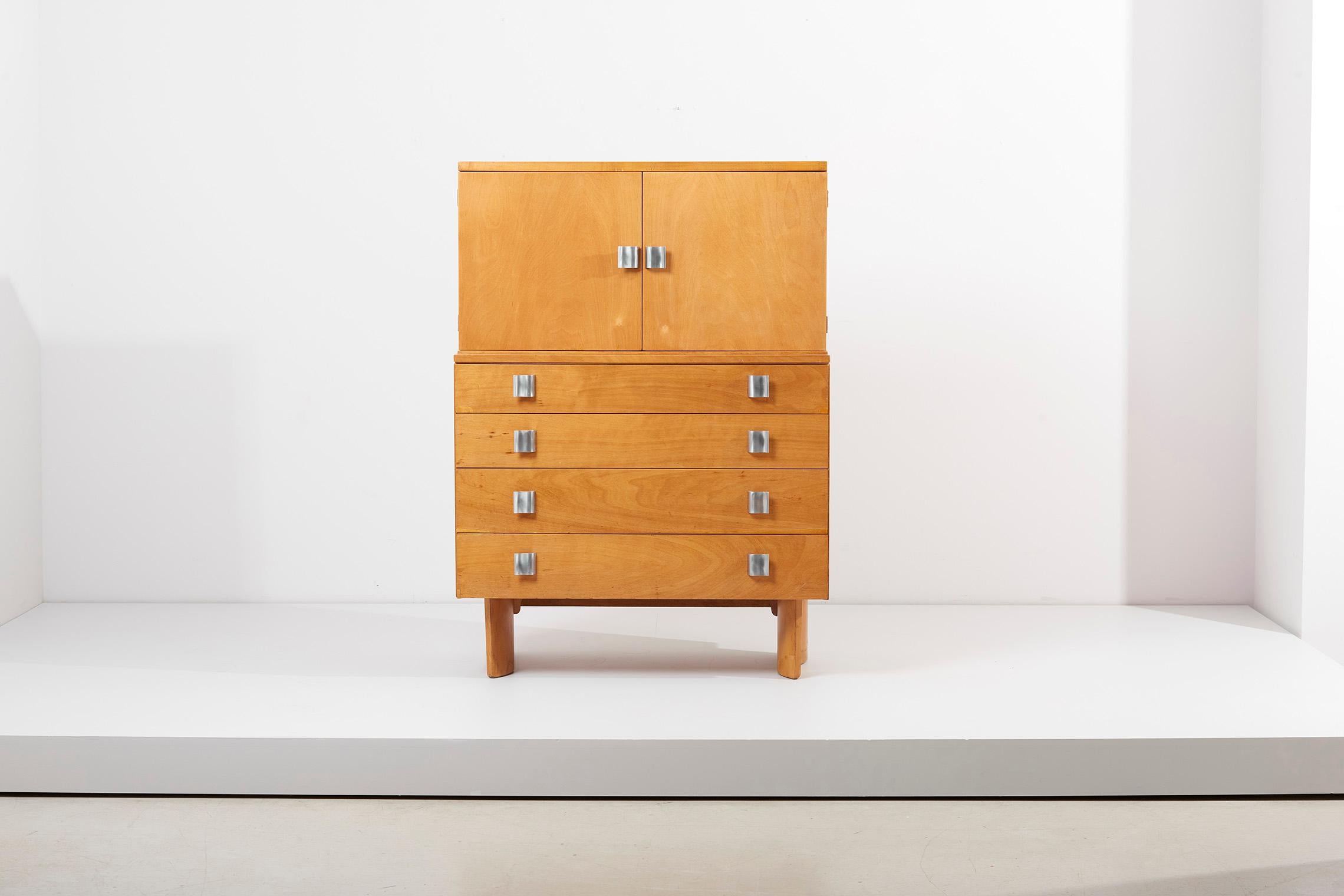 Commode Eliel Saarinen pour Johnson Furniture en bouleau, États-Unis - années 1960. Étiqueté et en bon état.