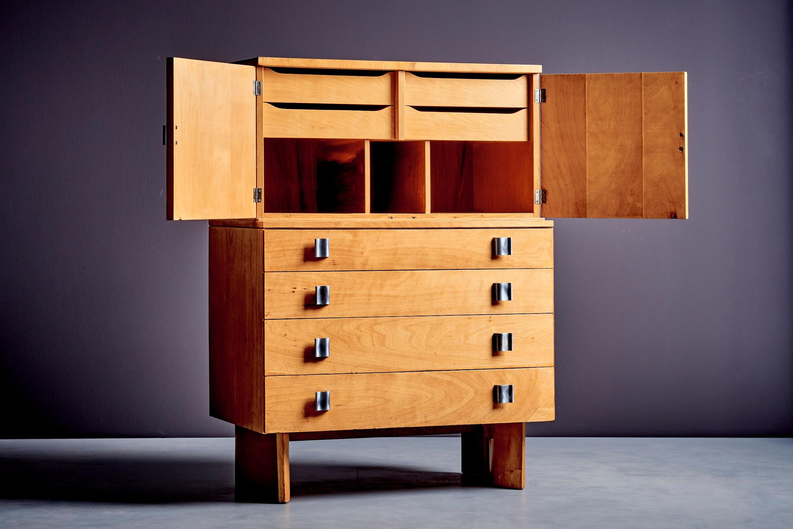 Eliel Saarinen Dresser in Birch for Johnson, USA - 1950s In Good Condition For Sale In Berlin, DE