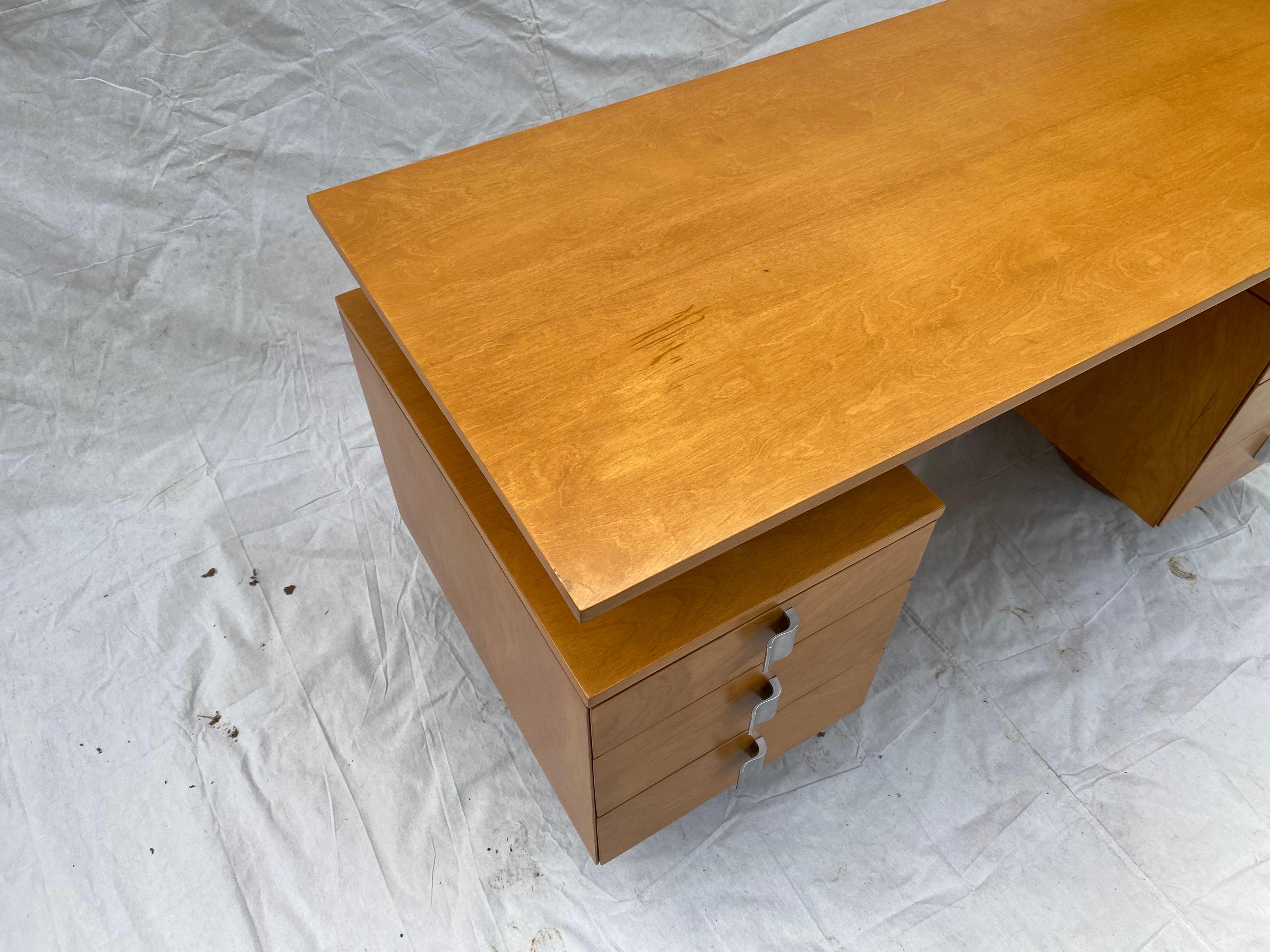 Eliel Saarinen for Johnson Furniture Executive Desk In Good Condition In Philadelphia, PA