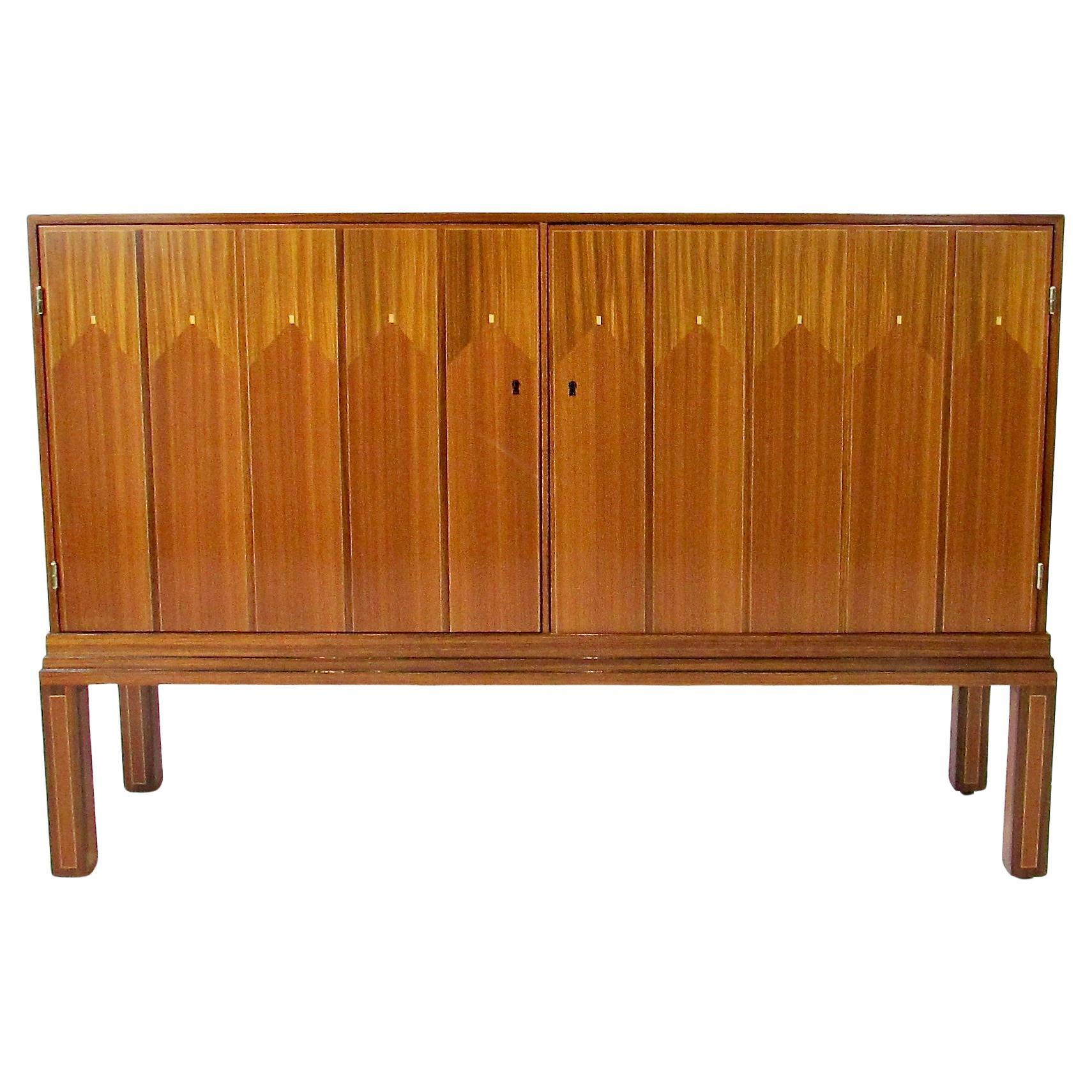 Credenza intarsiata Eliel Saarinen House Tetrimaki Finlandia
