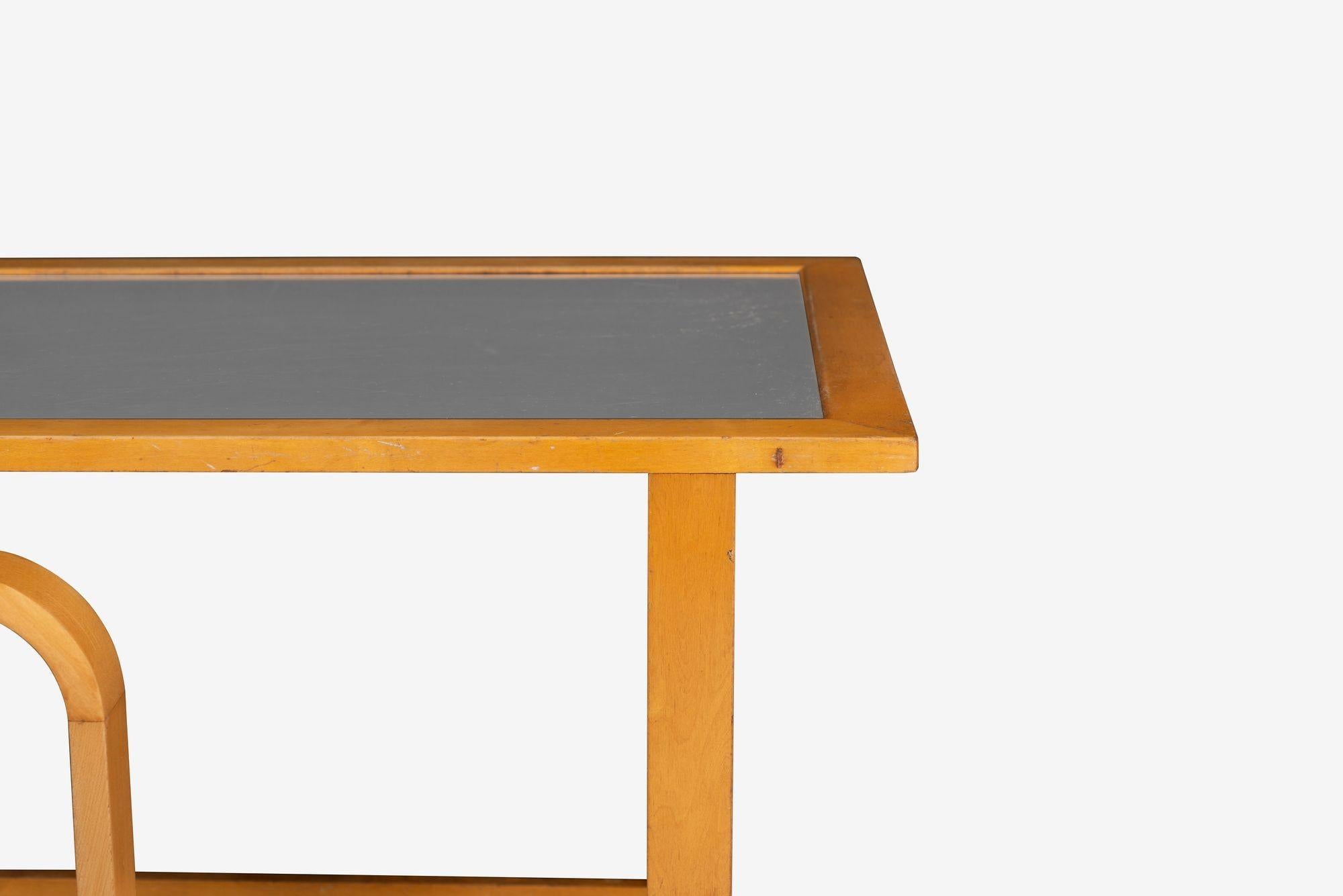 Tables gigognes Eliel Saarinen pour Johnson Furniture Company, 1940 en vente 3